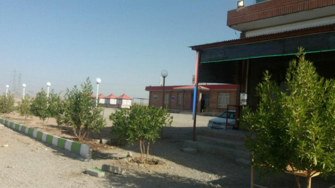 رستوران ایران زمین
