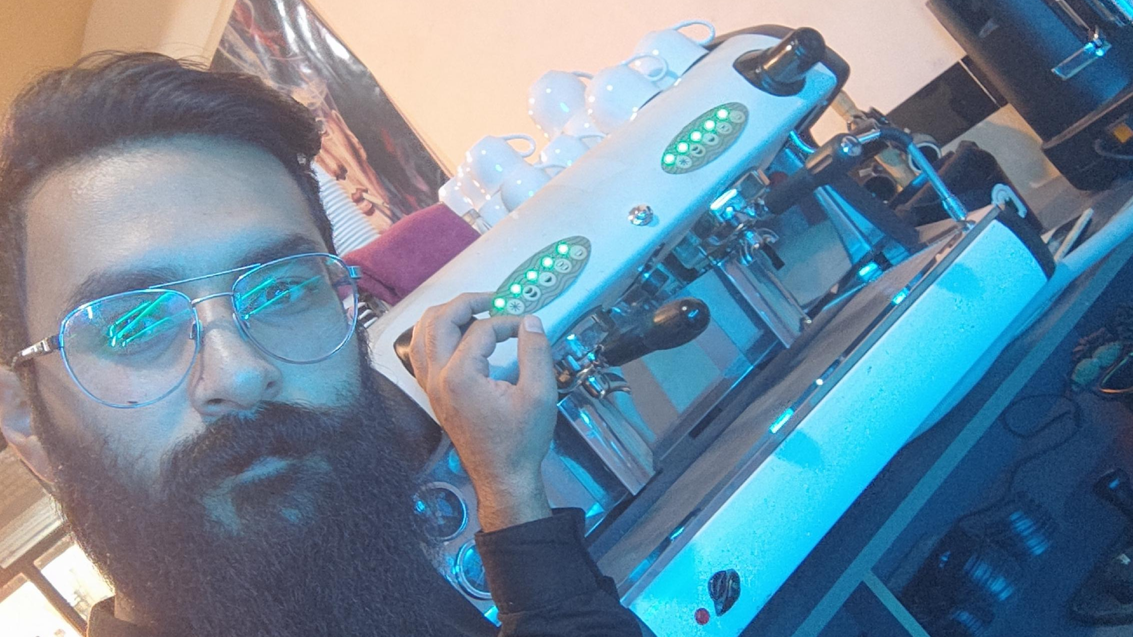 کافه قهوه ریش