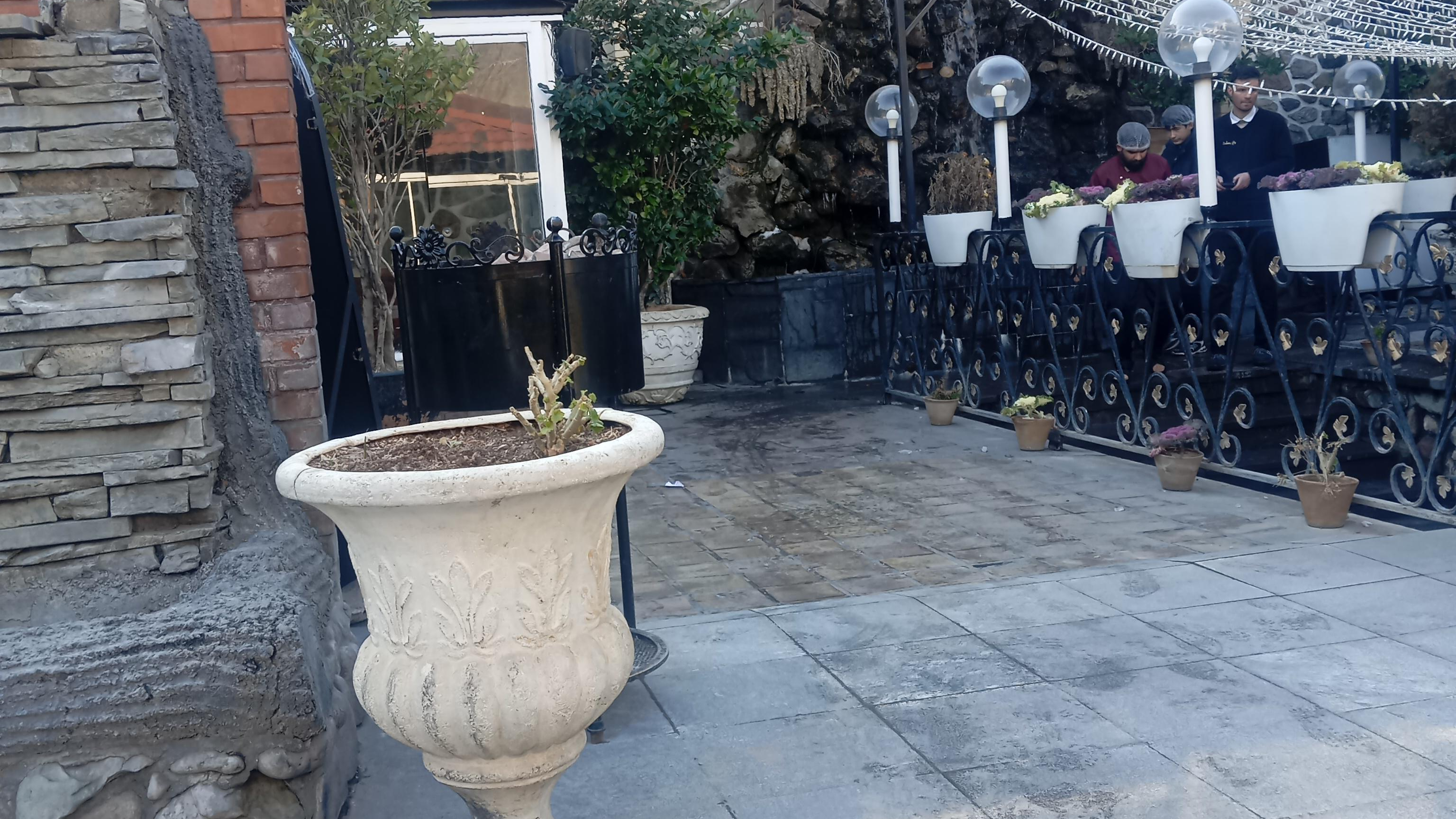 رستوران باغ بهشت