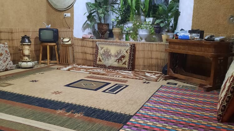 اقامتگاه بومگردی و سفره خانه سنتی گردو(شیقون)