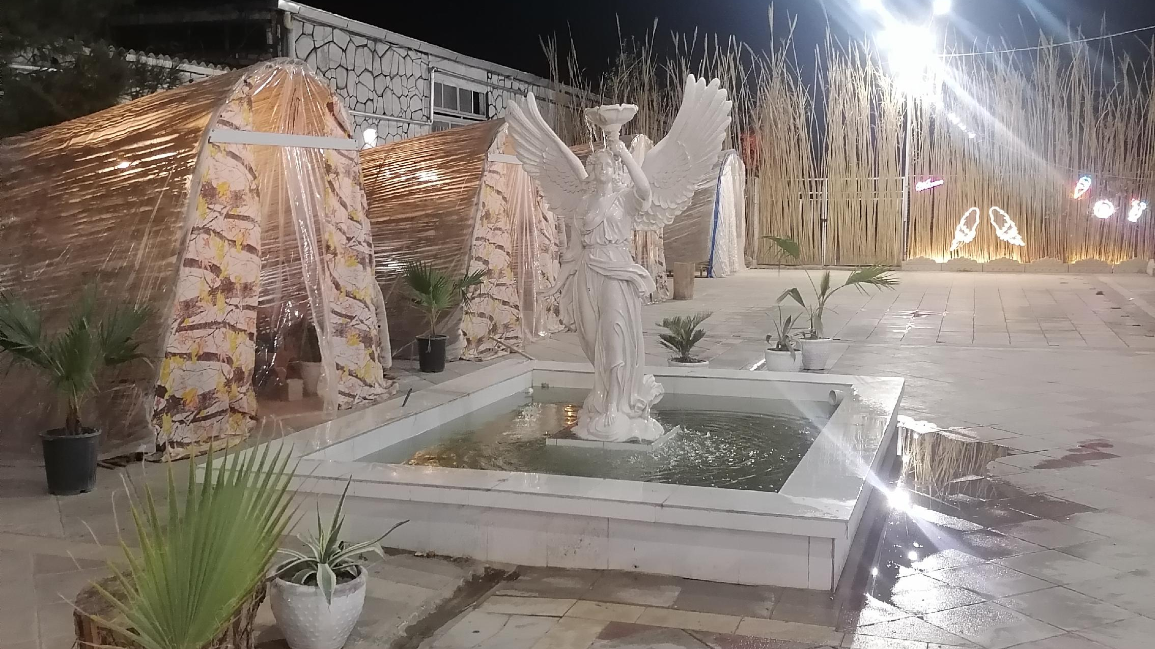کافه رستوران نیلا