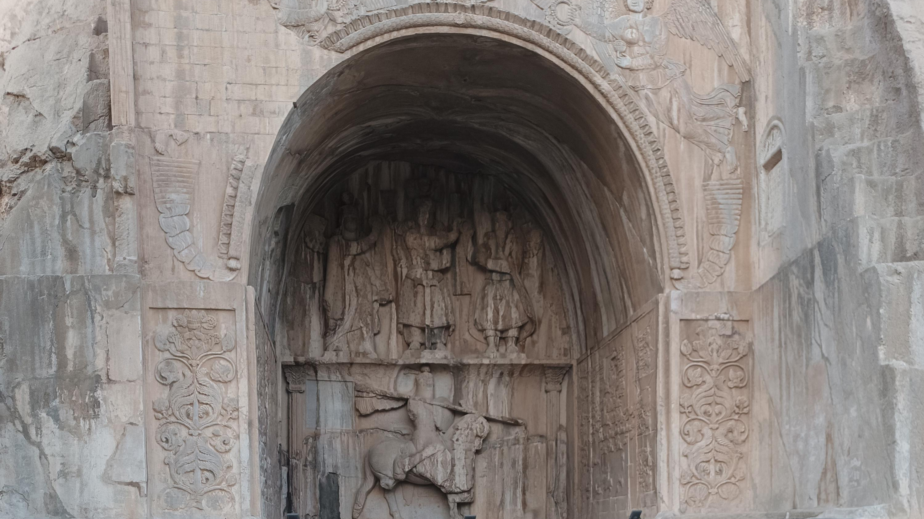 مجموعه‌تاریخی‌‌تفریحی‌طاق بستان
