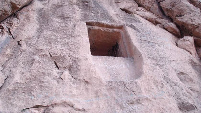 گور دخمه برناج