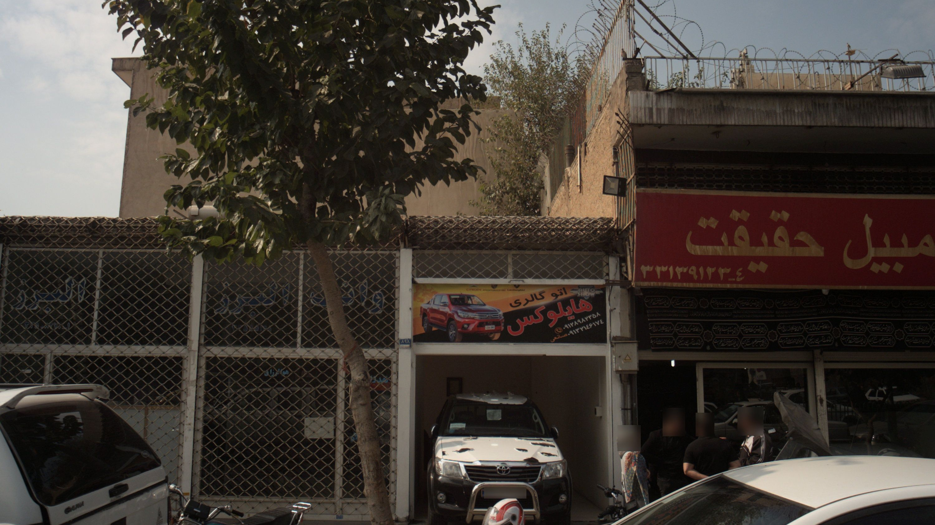 اتو گالری هایلوکس
