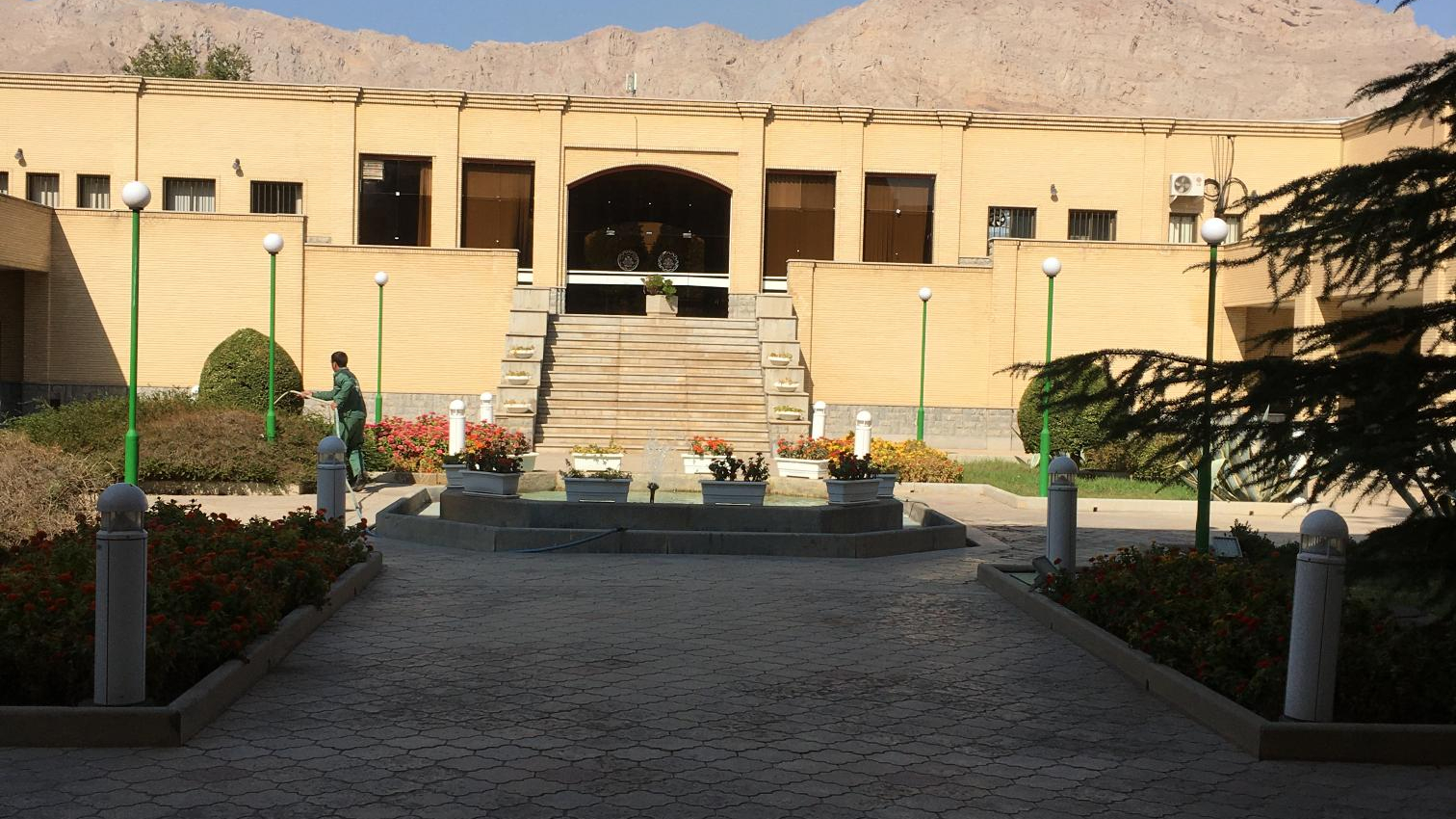 ساختمان مرکزی دانشگاه صنعتی اصفهان