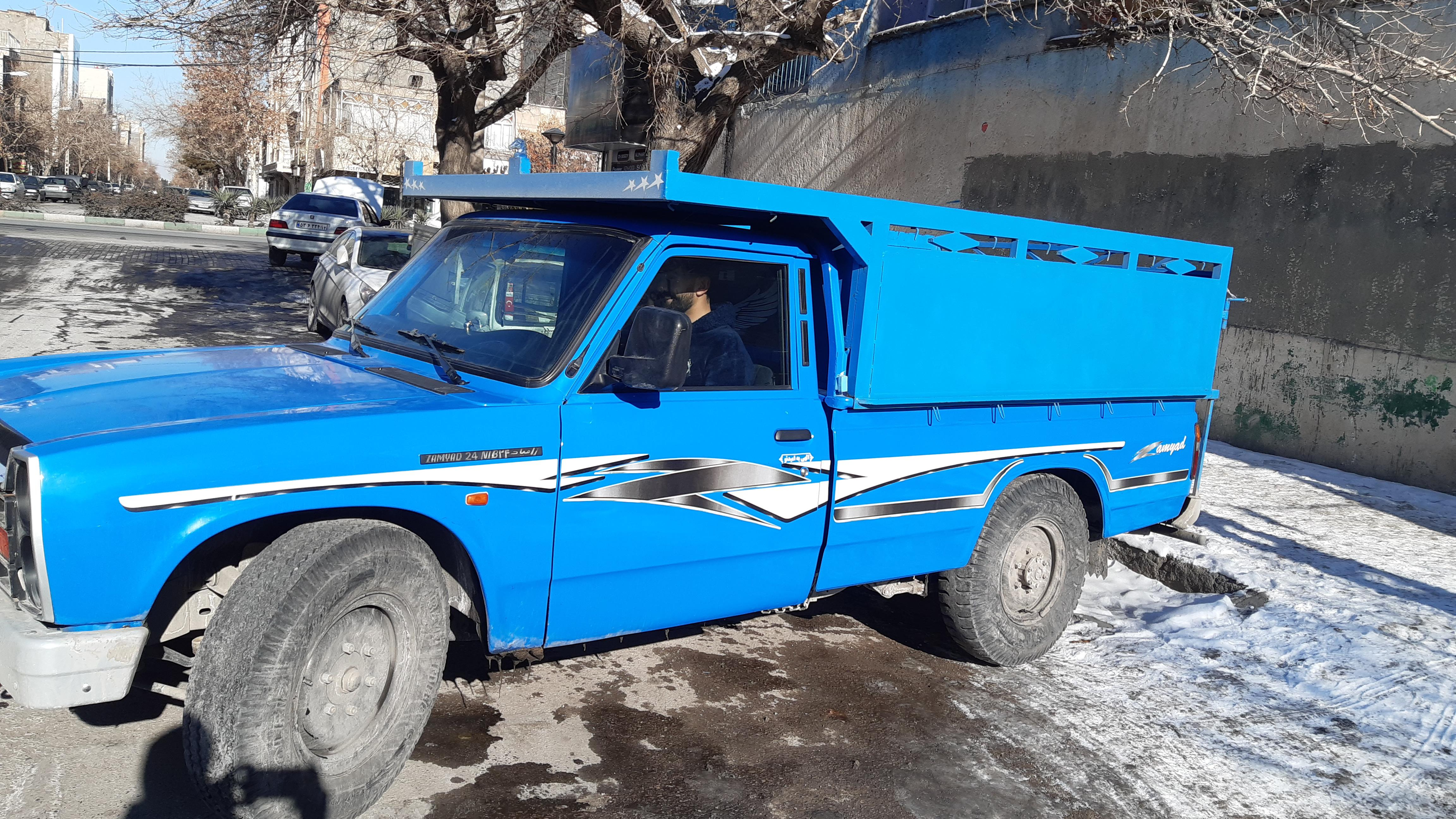 خط کشی اتومبیل هنرکده حسین زاده