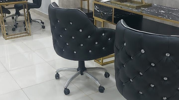 آموزشگاه و سالن زیبایی فرزانه حسنزاده
