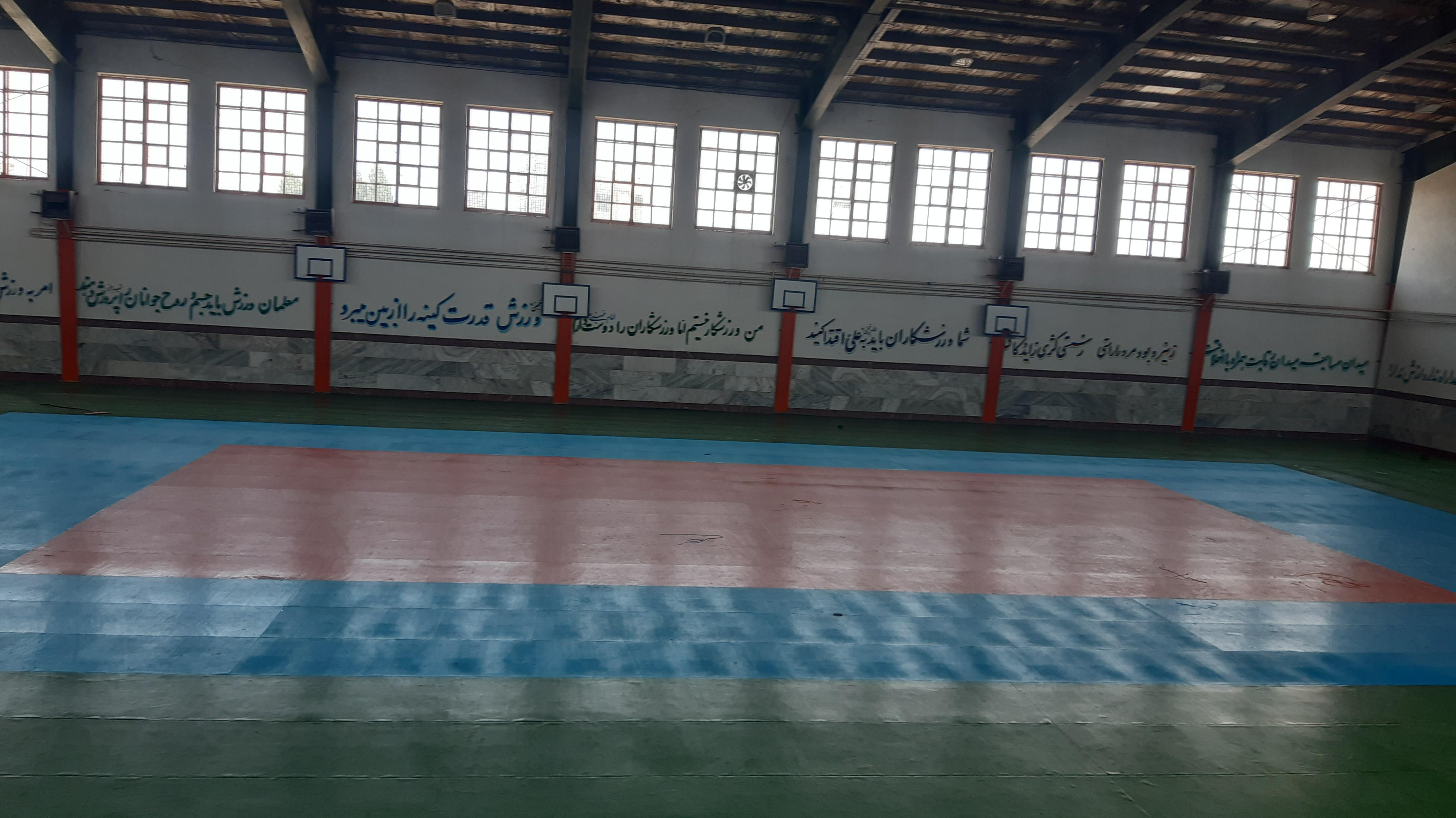 مجتمع ورزشی معلمان شهید