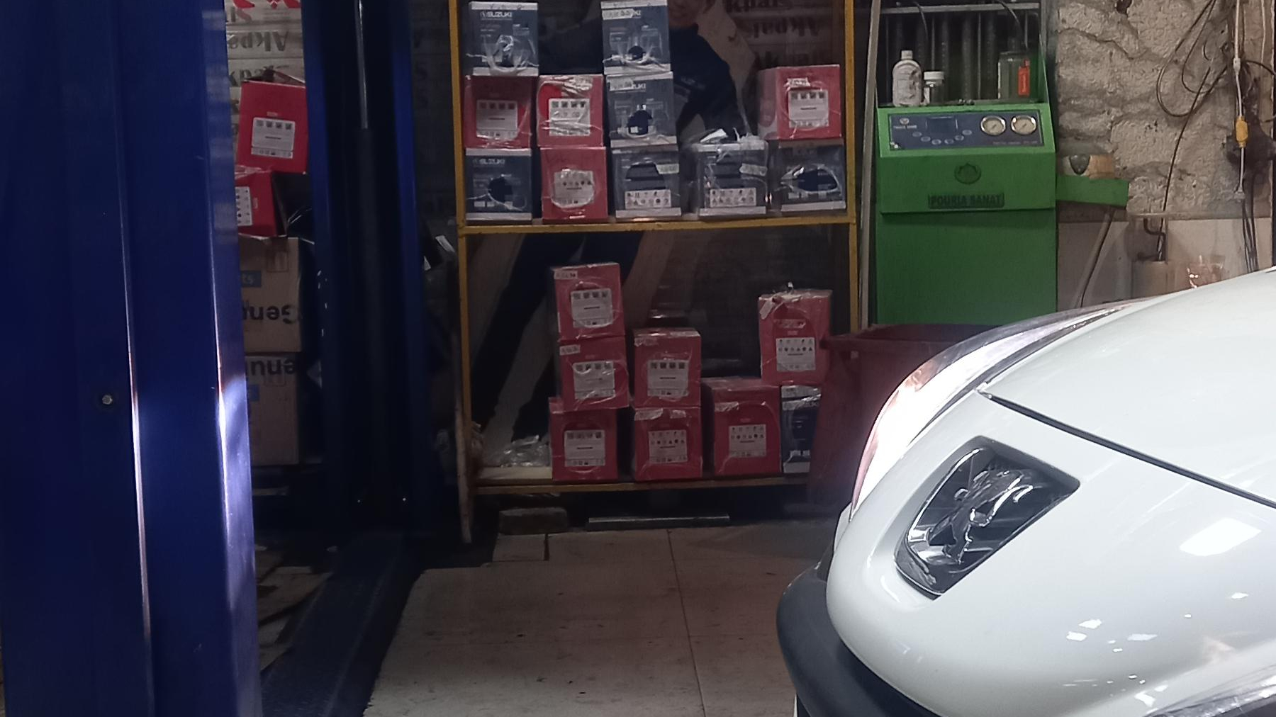 تعمیرگاه خودرو زینالی