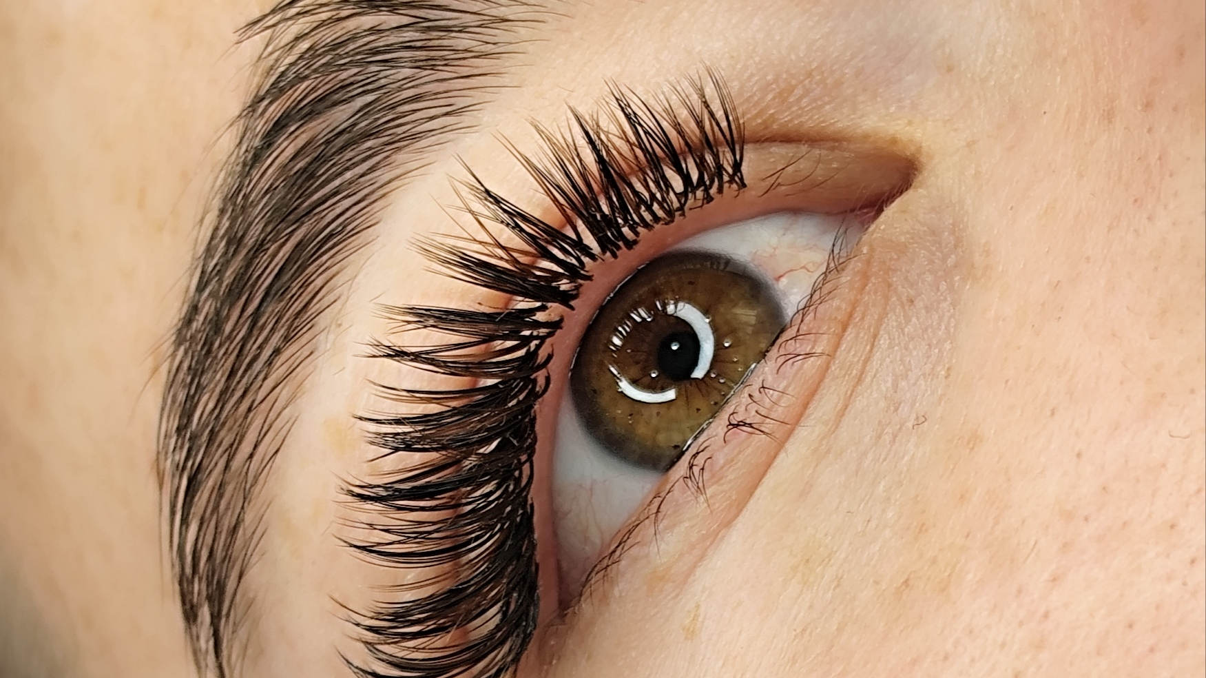 اکستنشن مژه غلامی