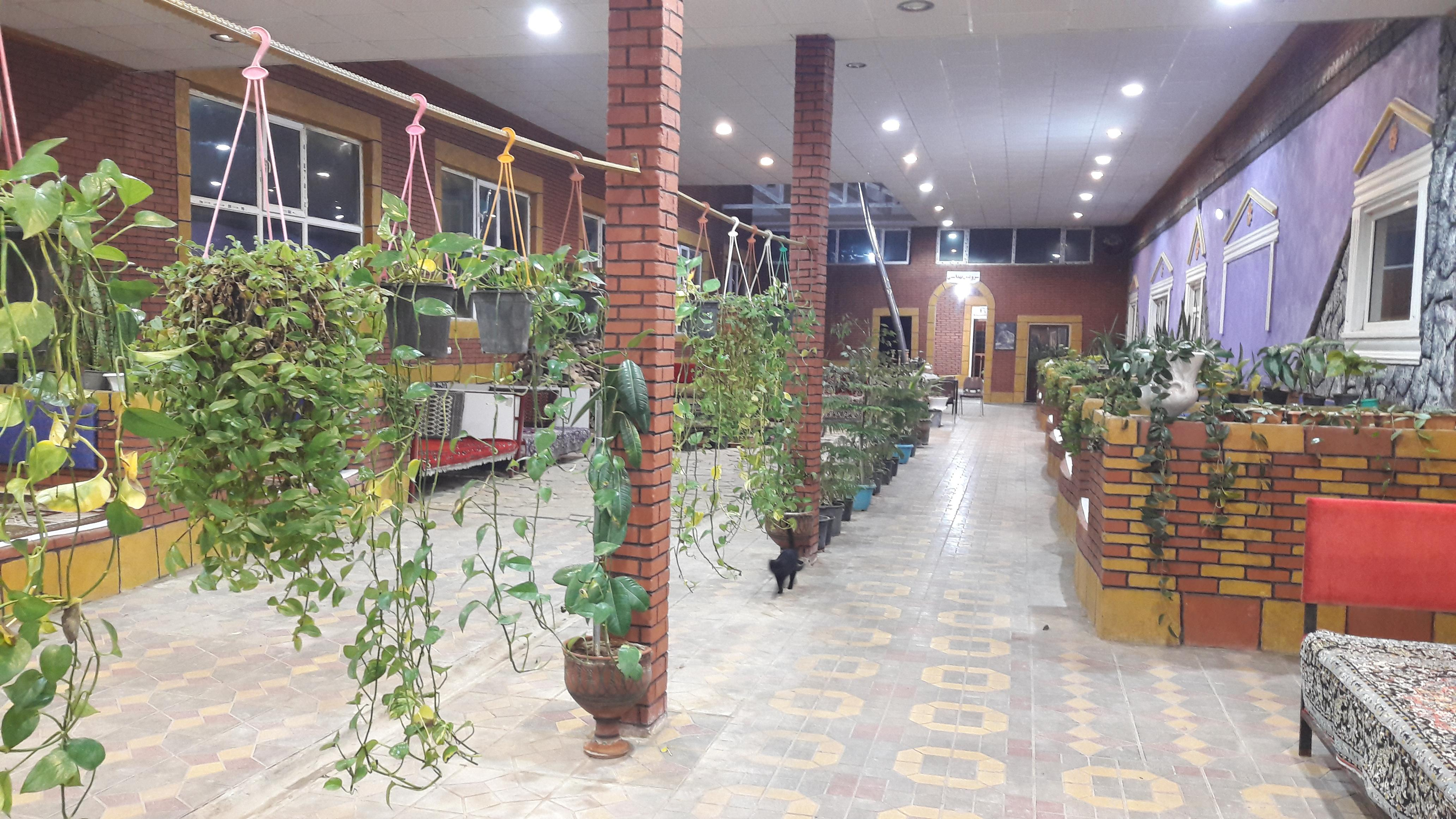 مجتمع و رستوران بین راهی آنا ستاره