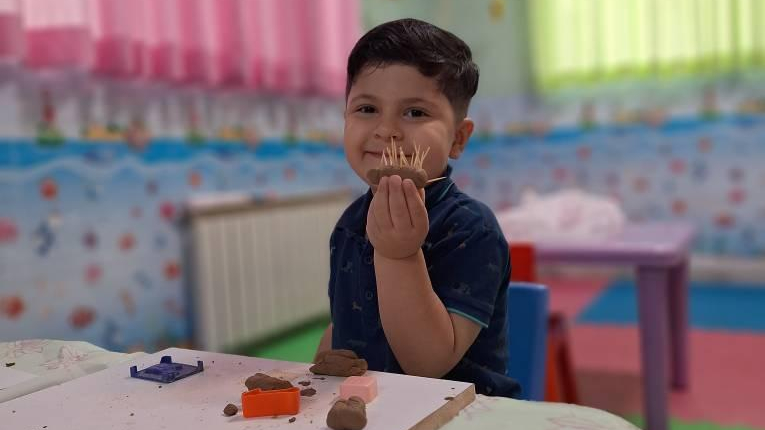 مهد و پیش دبستانی قرآنی ریحانه الحسین
