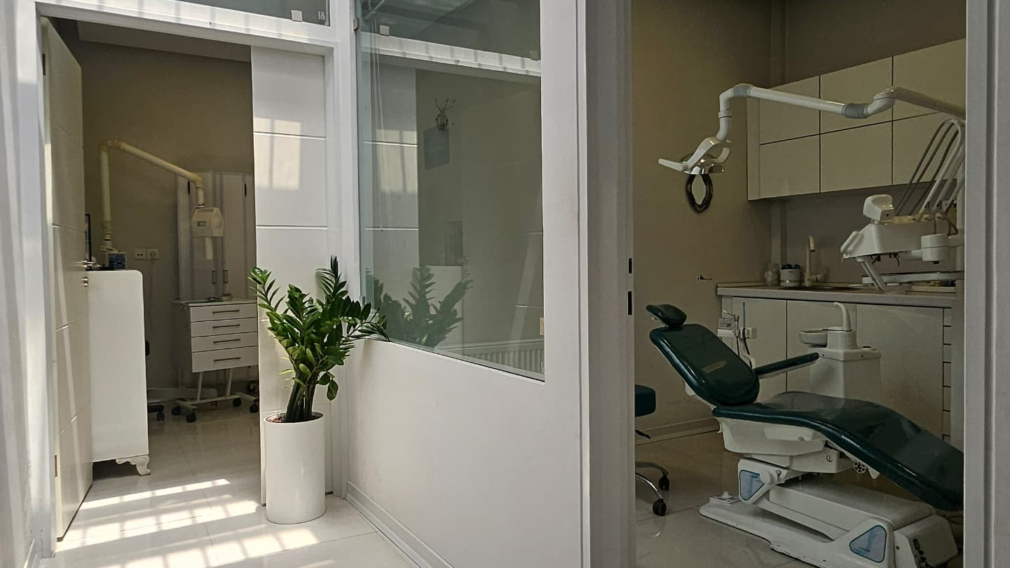 مطب دندانپزشکی دکتر اخوان ثالث