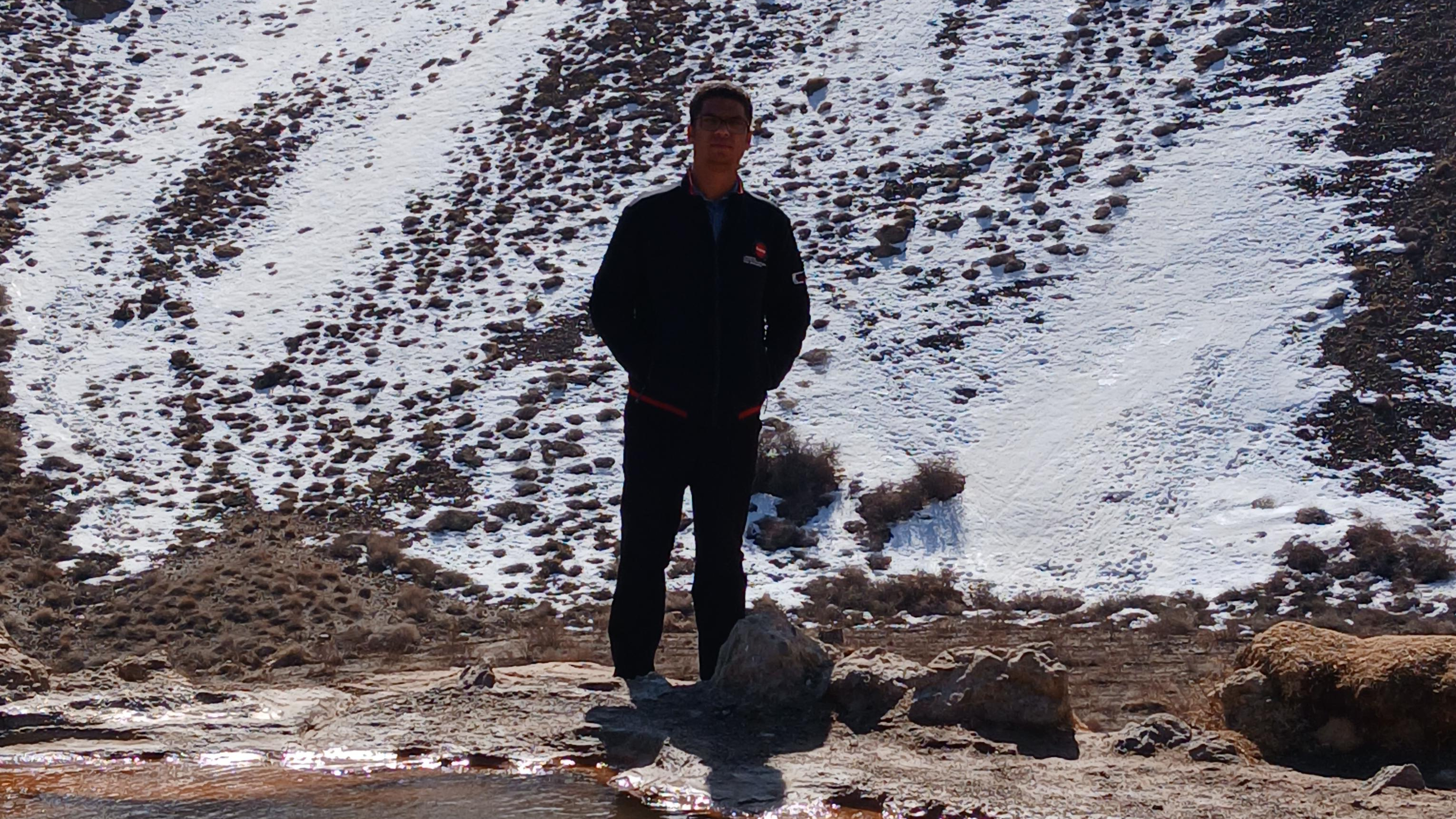 چشمه آب سرخ فریزهند