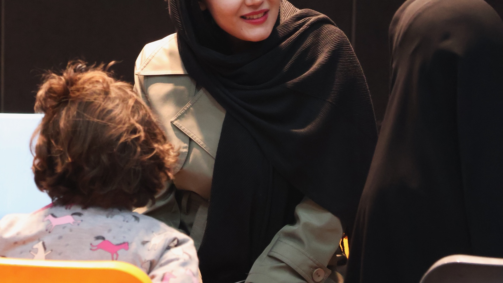 روانشناس کودک بنفشه جوان بازی درمانگر