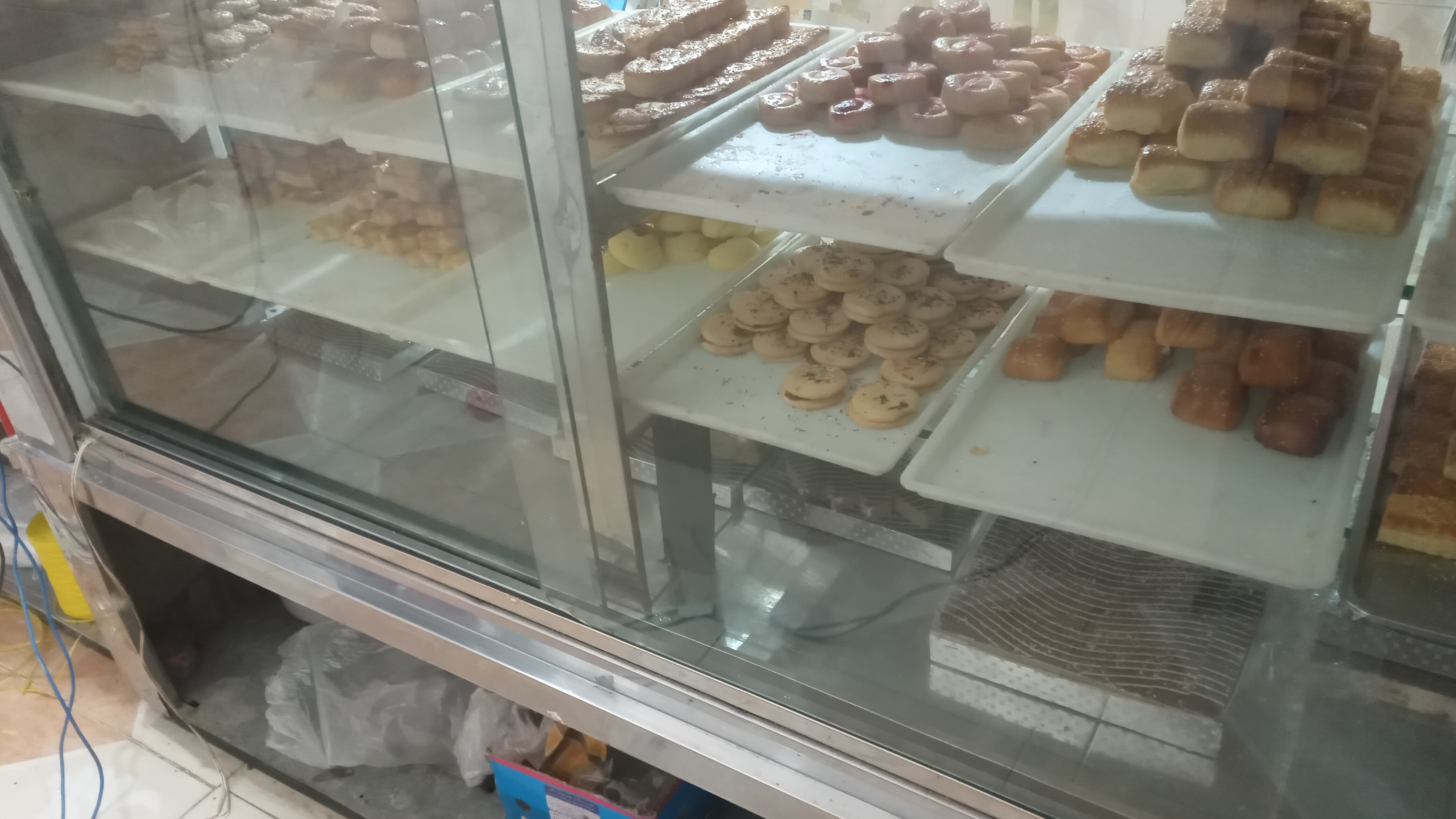 شیرینی سرای گل سرخ