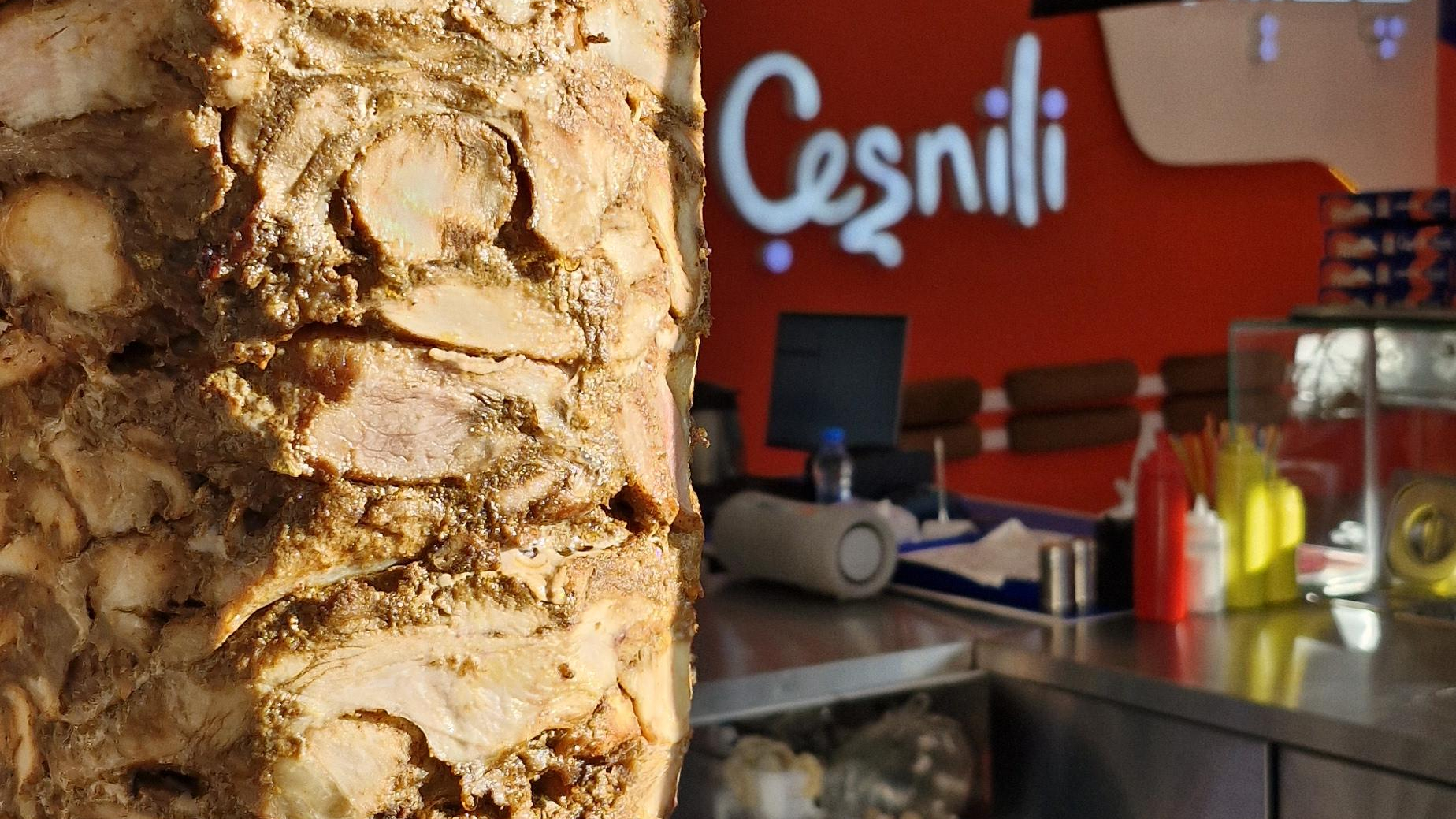 فست‌فود چشنیلی