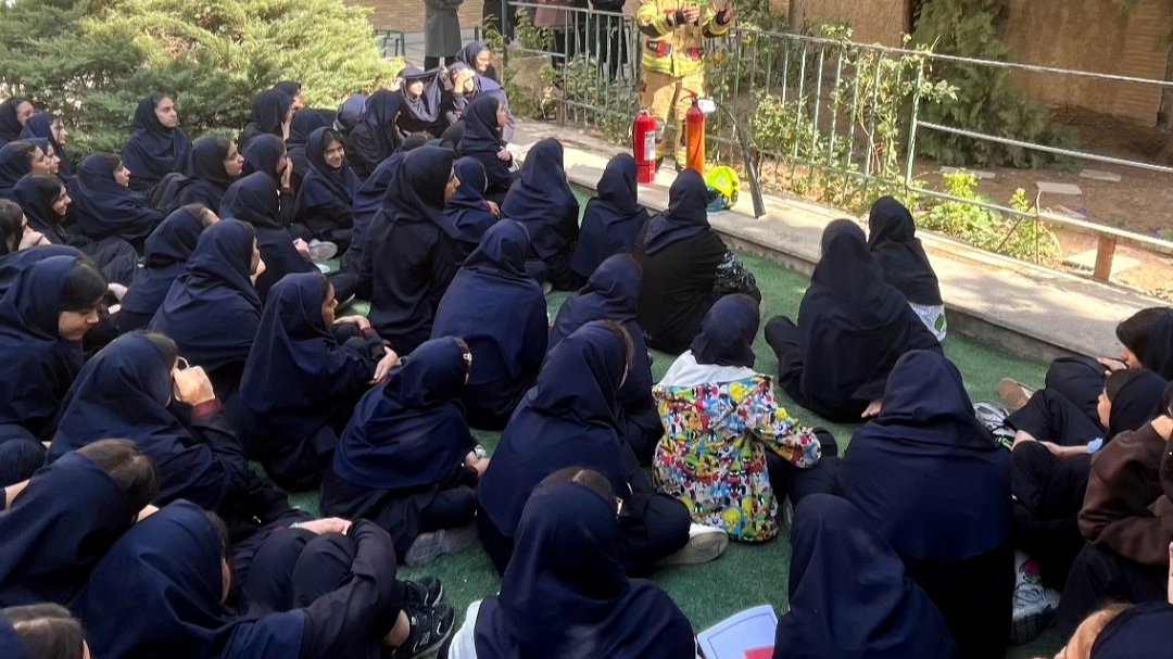 دبیرستان نیک دخت