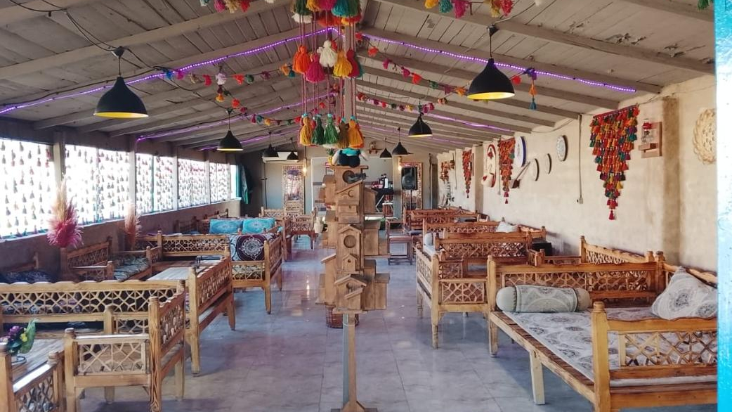 رستوران ماه تی تی