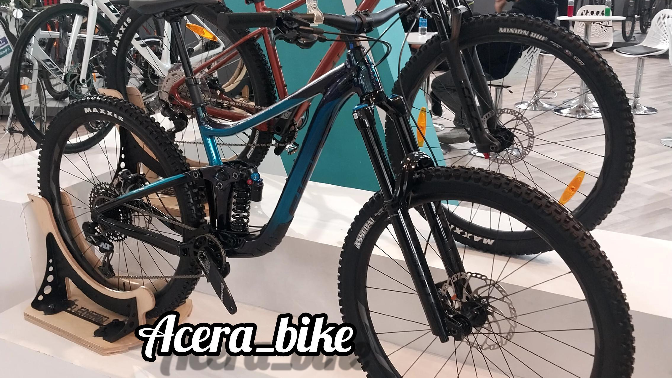 فروشگاه و تعمیرات تخصصی Acera Bike