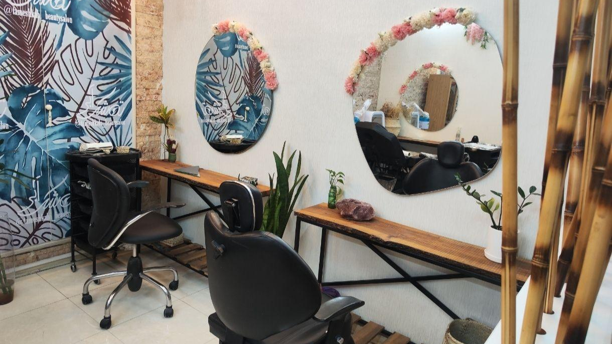 سالن زیبایی تمشک آبی