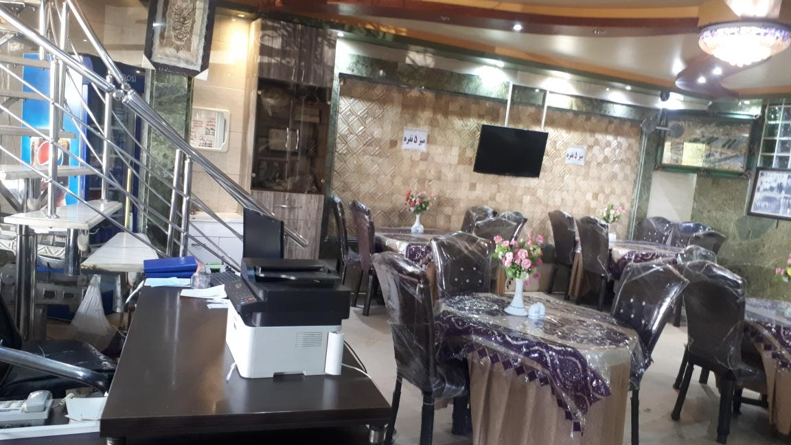 رستوران بزرگ طاها