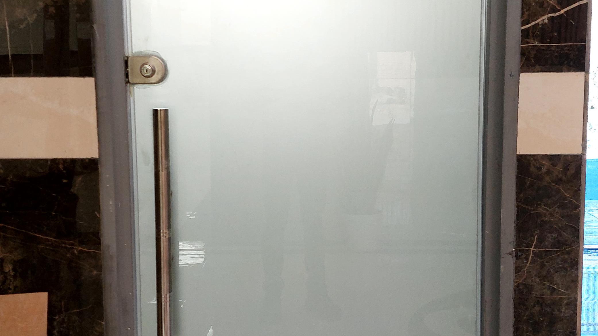 شیشه سکوریت و کرکره برقی فرطوسی