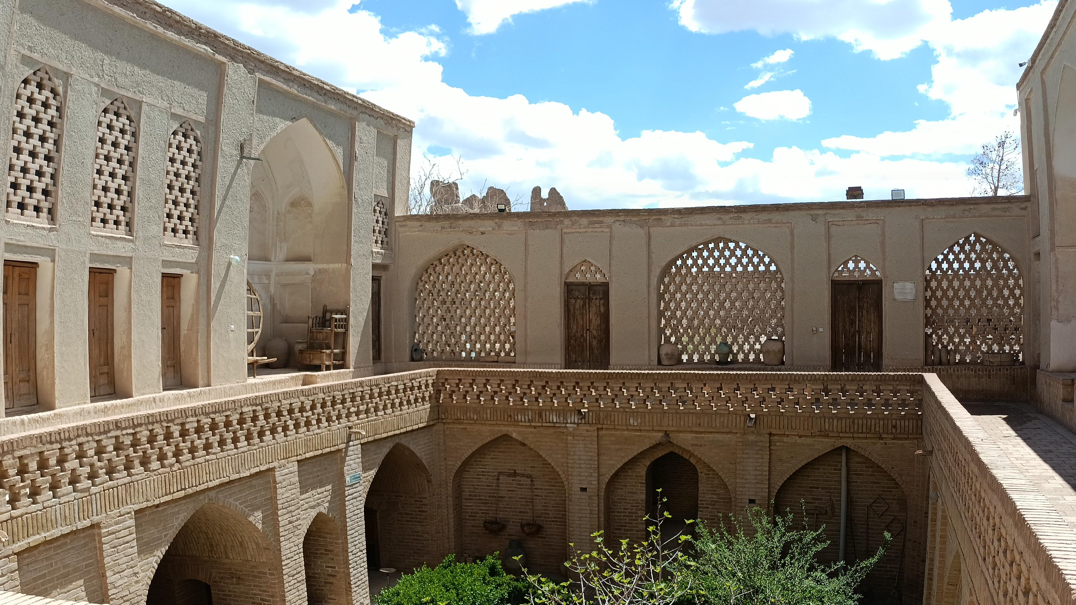 خانه تاریخی پیرنیا (موزه مردم شناسی نایین)