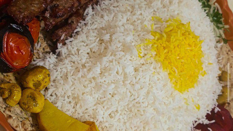 رستوران  از دل دیگ