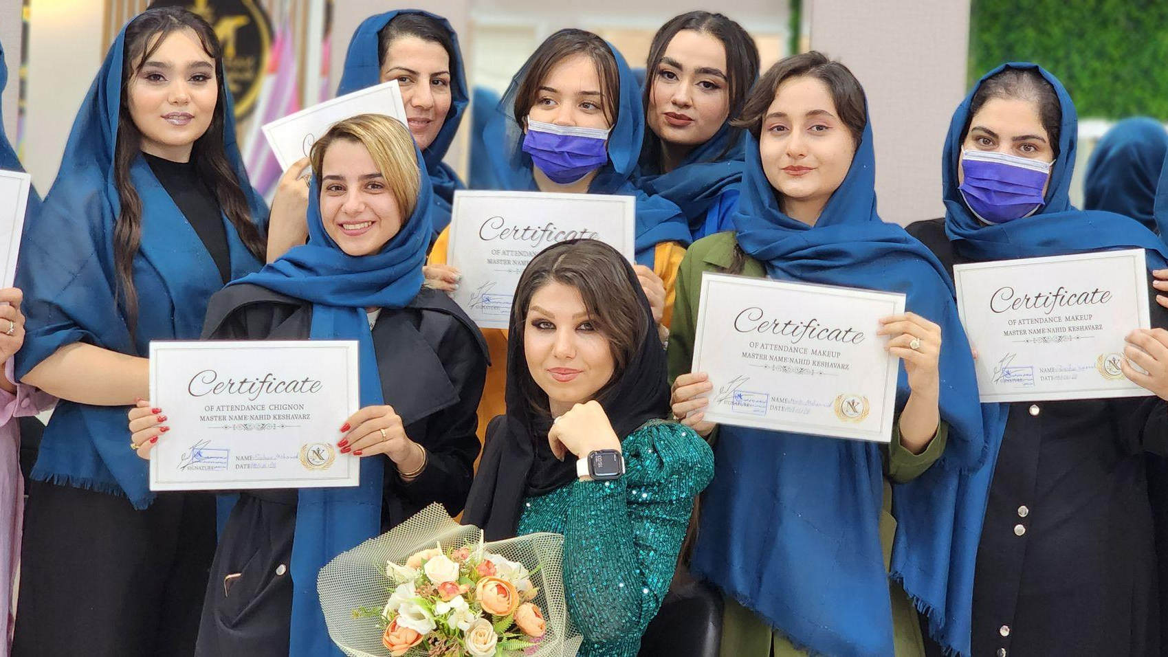 آموزشگاه و سالن زیبایی اکسون