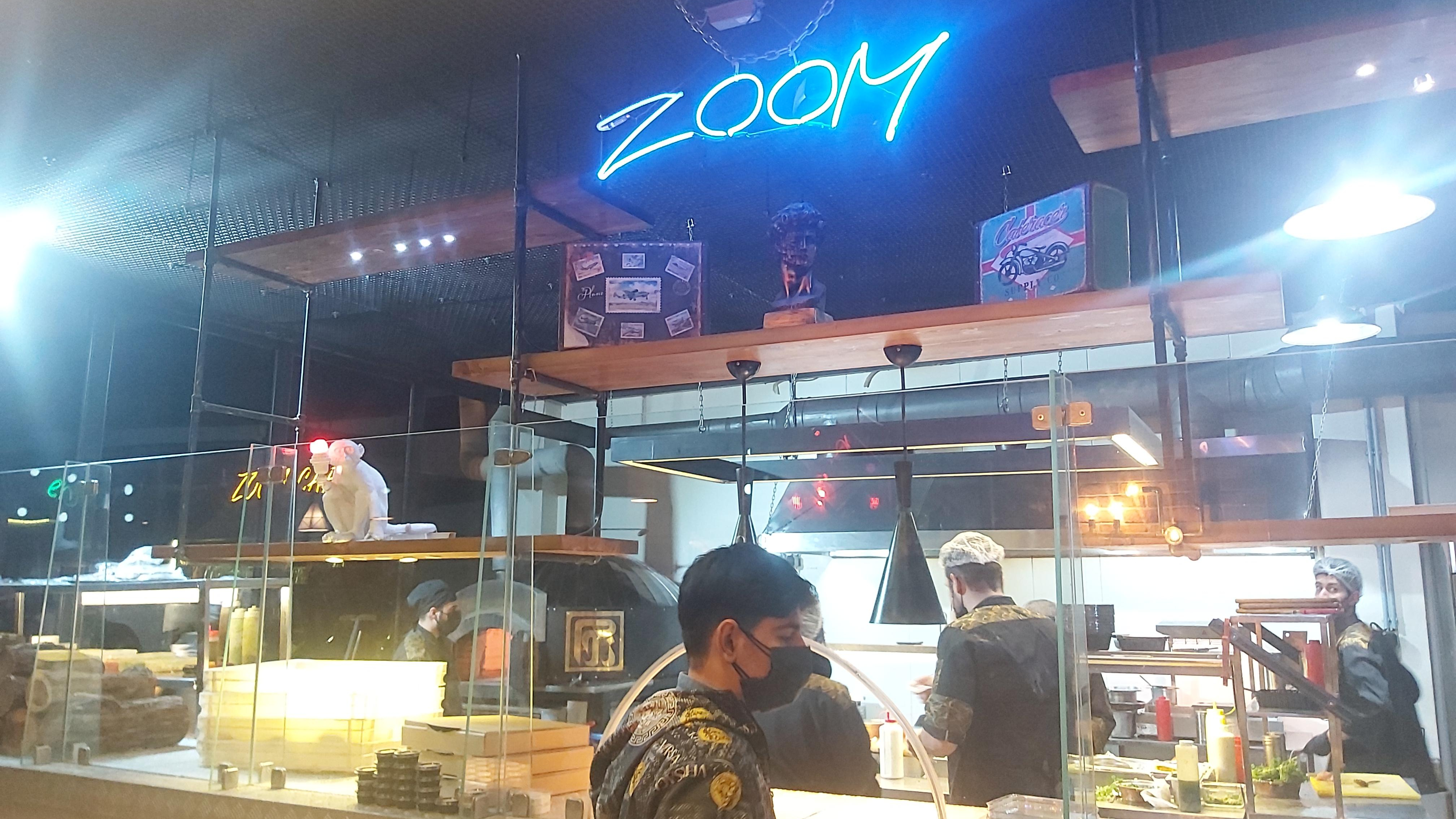 کافه رستوران زوم