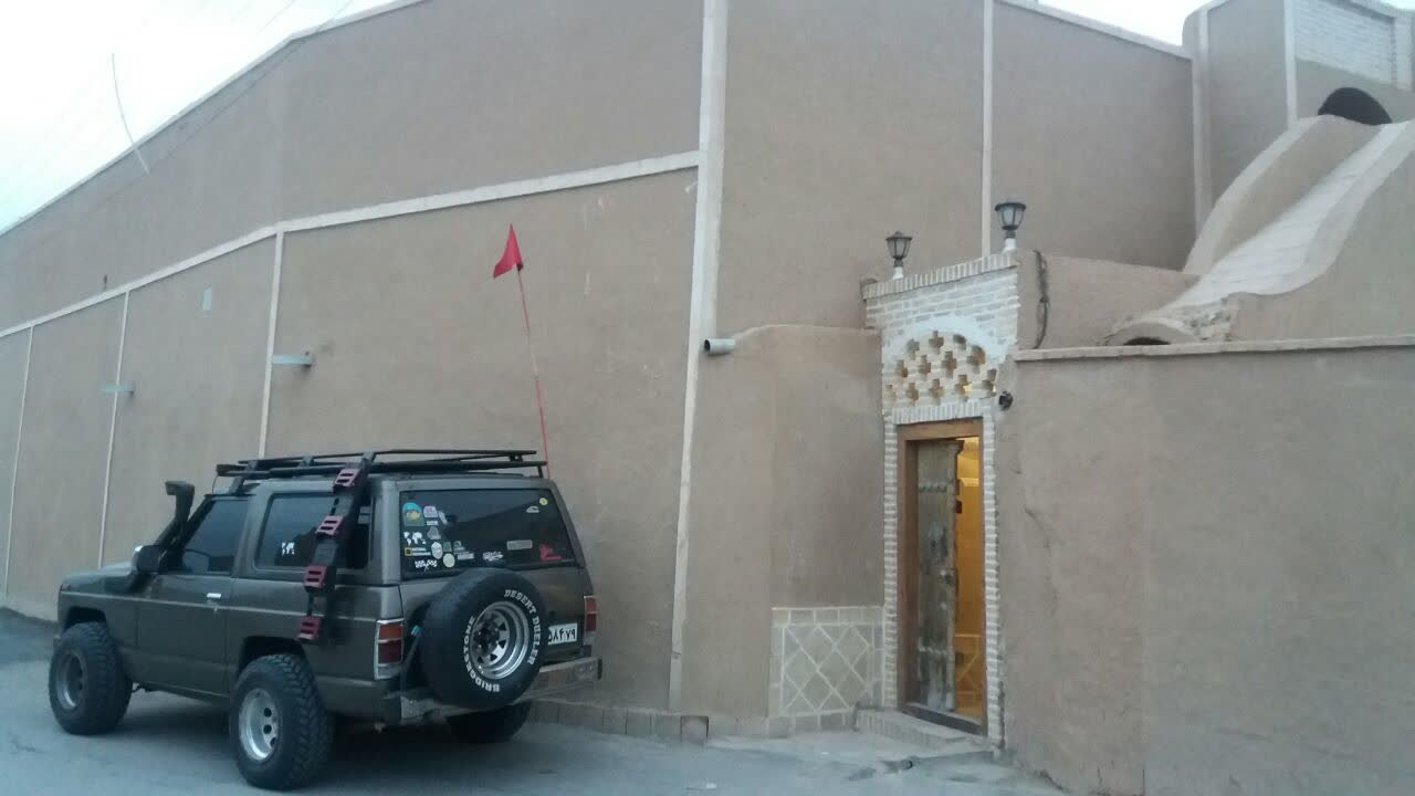 پارکینگ عمارت سنتی شاباز