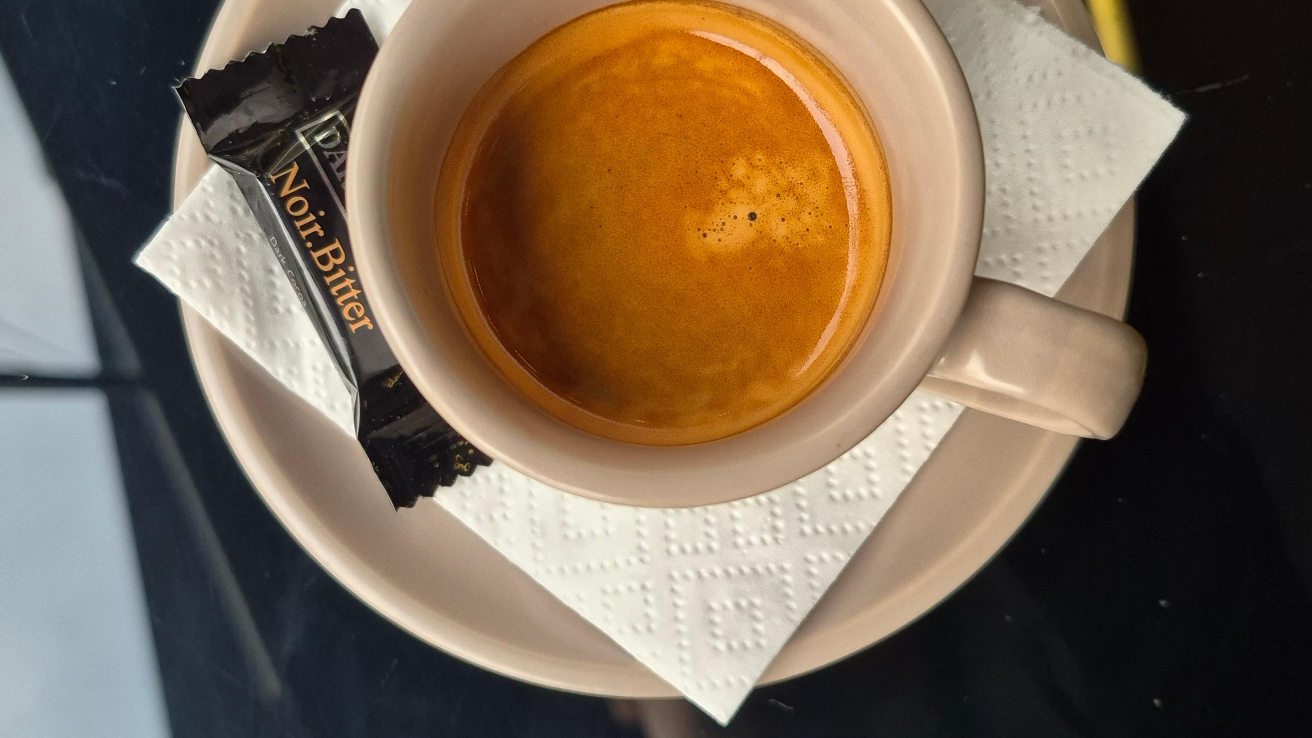 نان و شیرینی نون آرت