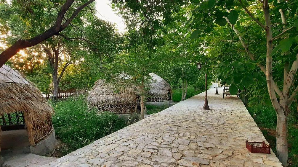 اقامتگاه بومگردی موبد