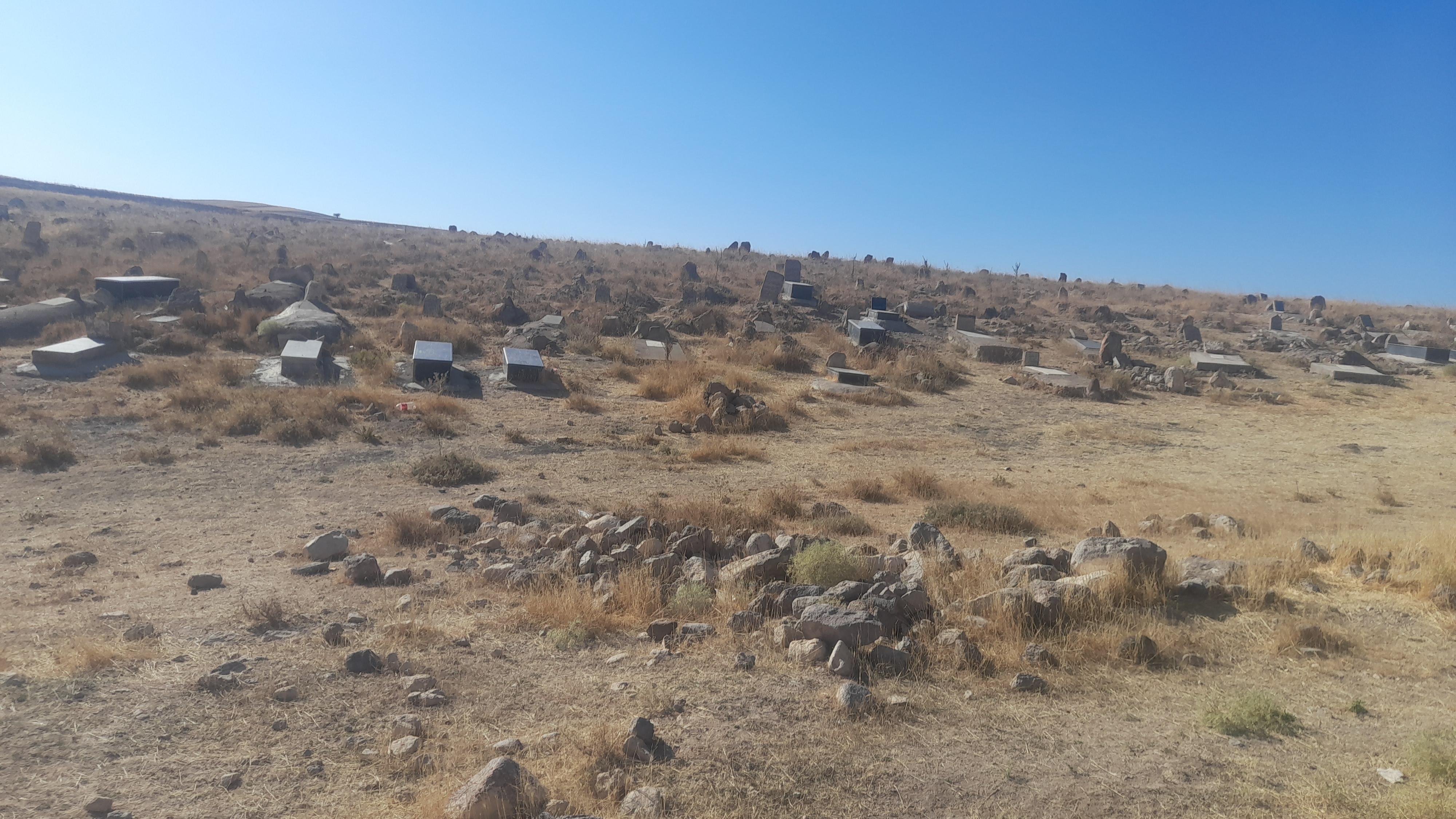 قبرستان روستای امین آباد