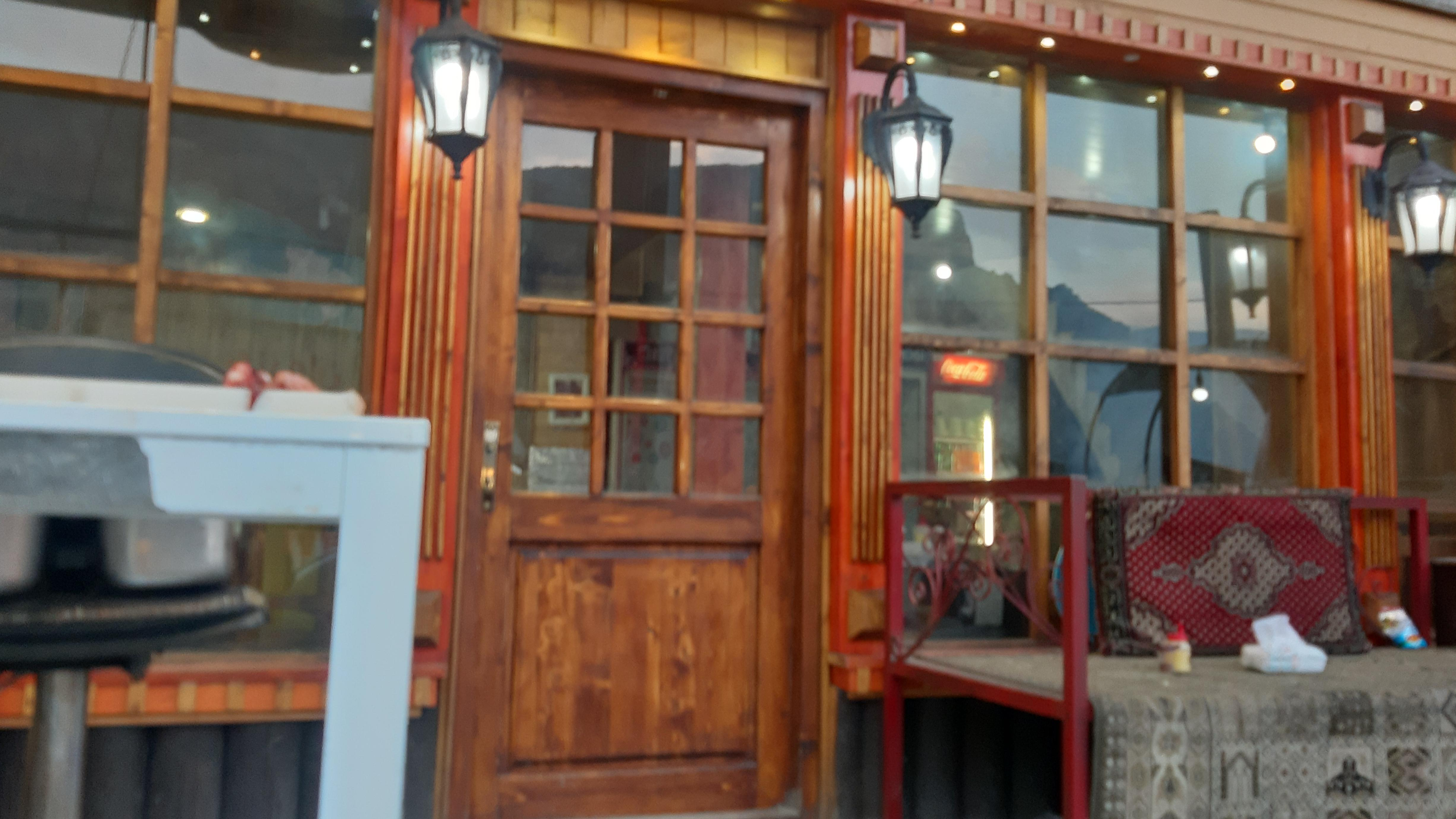 کبابی و جگرکی برف و باران