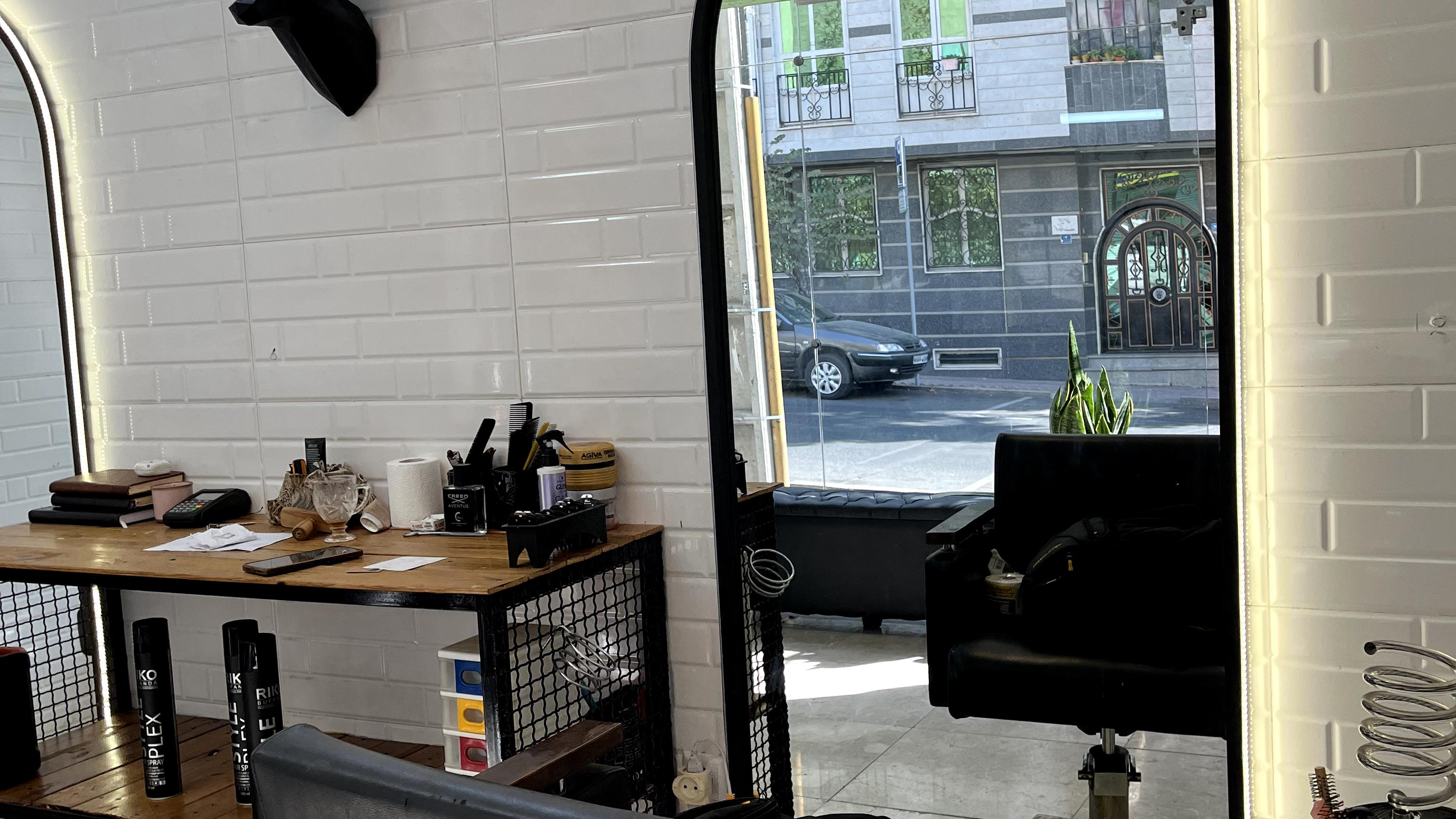 آرایشگاه طاها شاهرخی