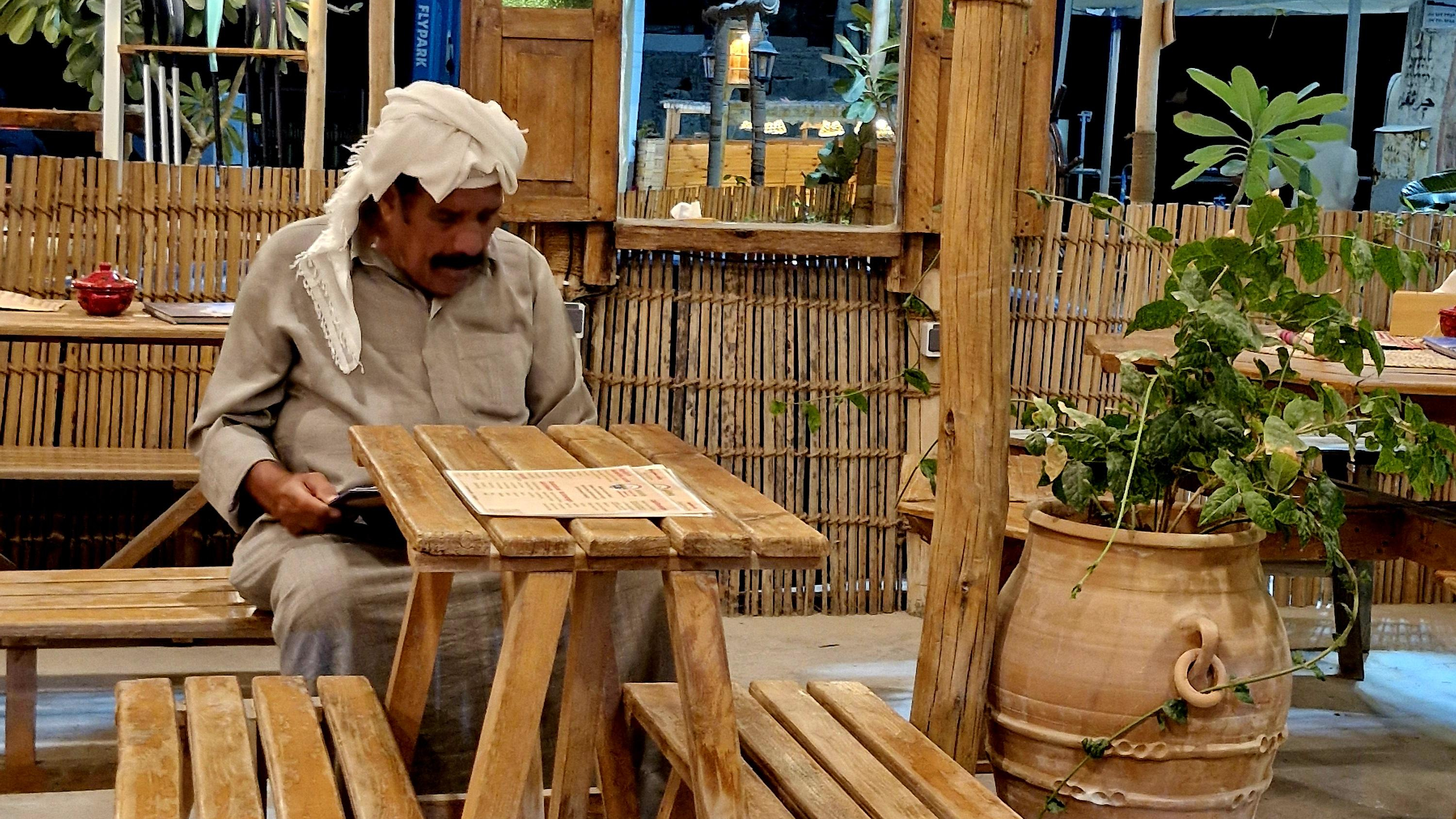 کافه واداش ناخدا فرشید