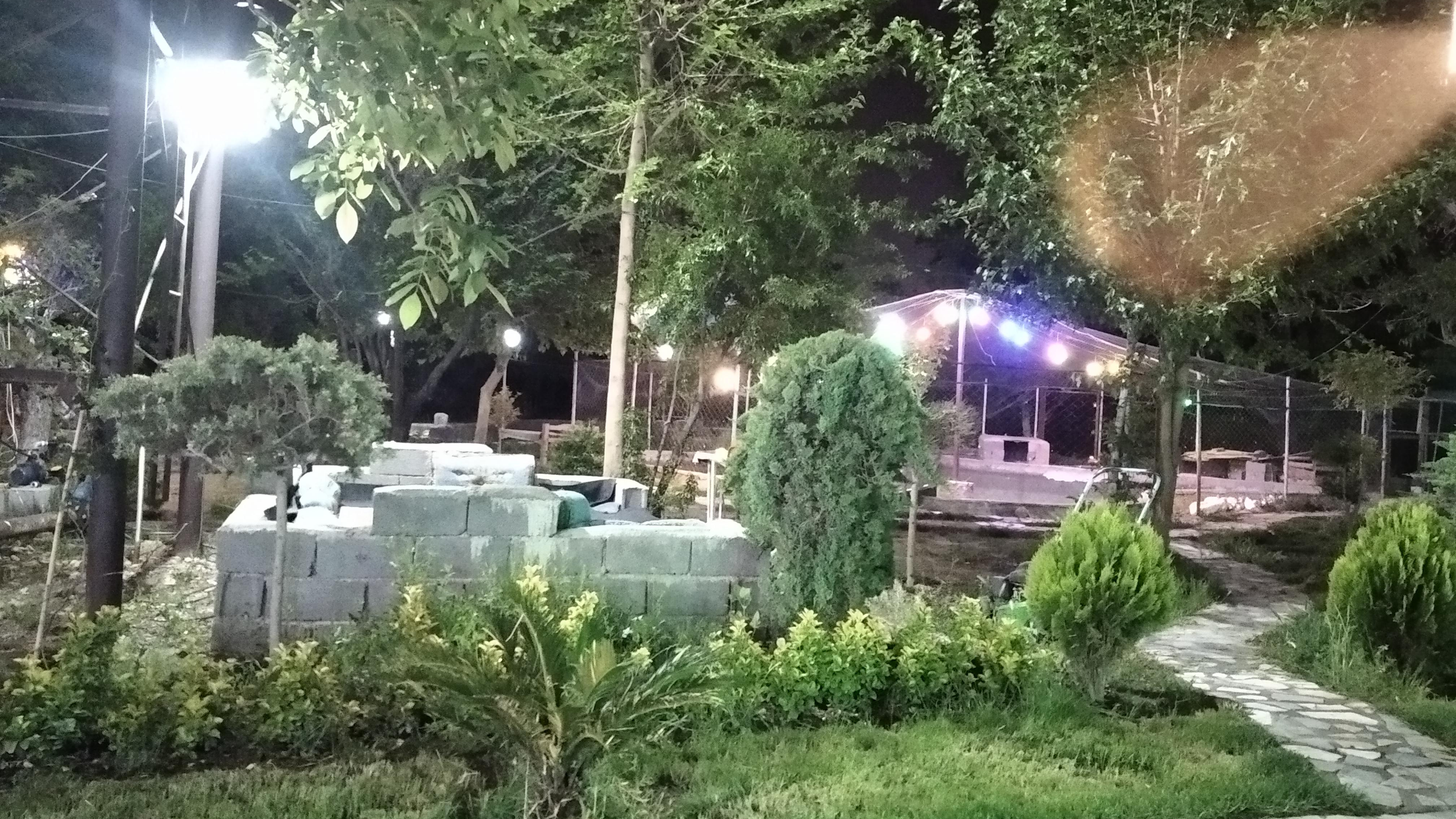 باغ خانوادگی باغ بهشت