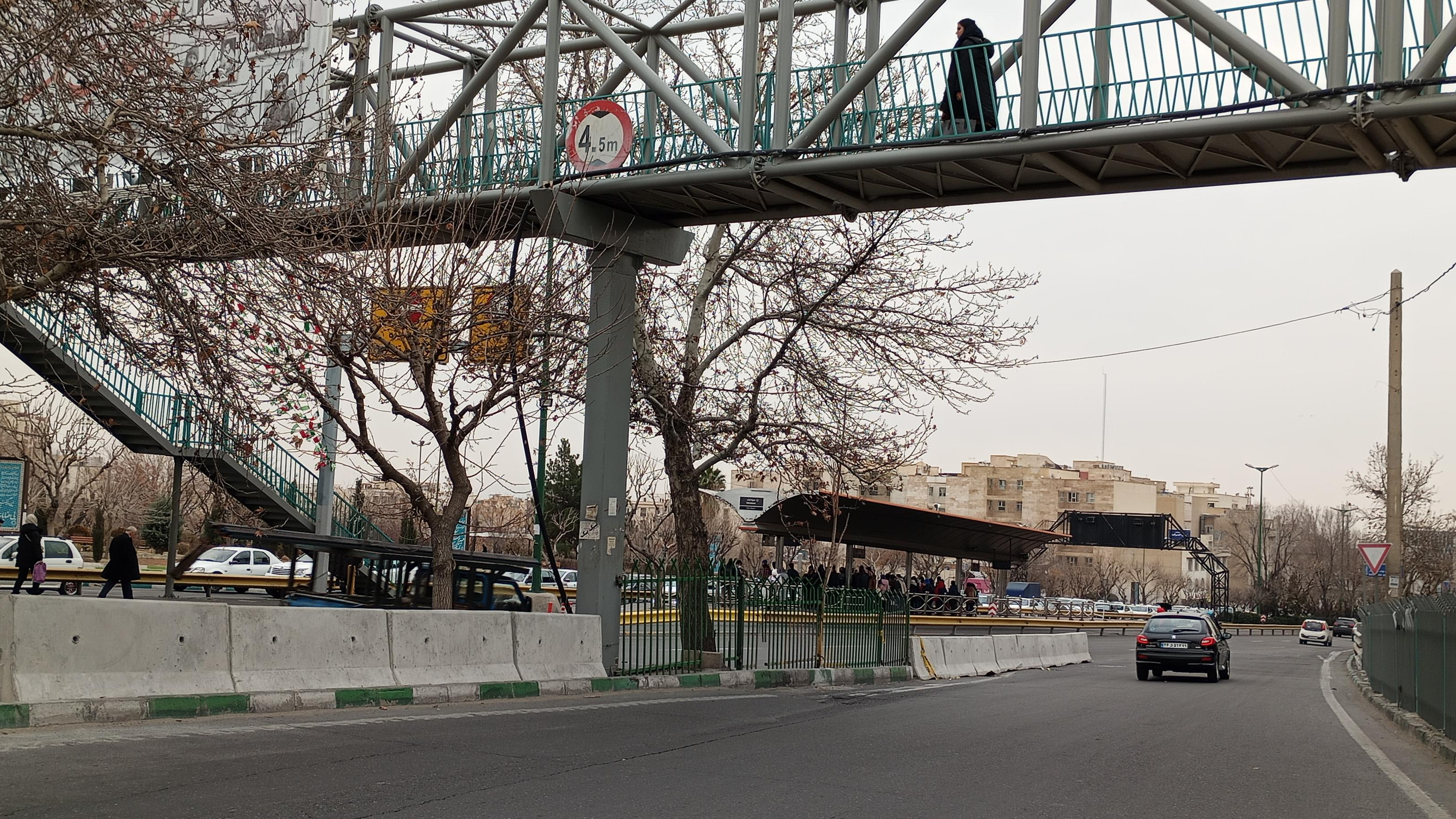 ایستگاه اتوبوس مرزداران