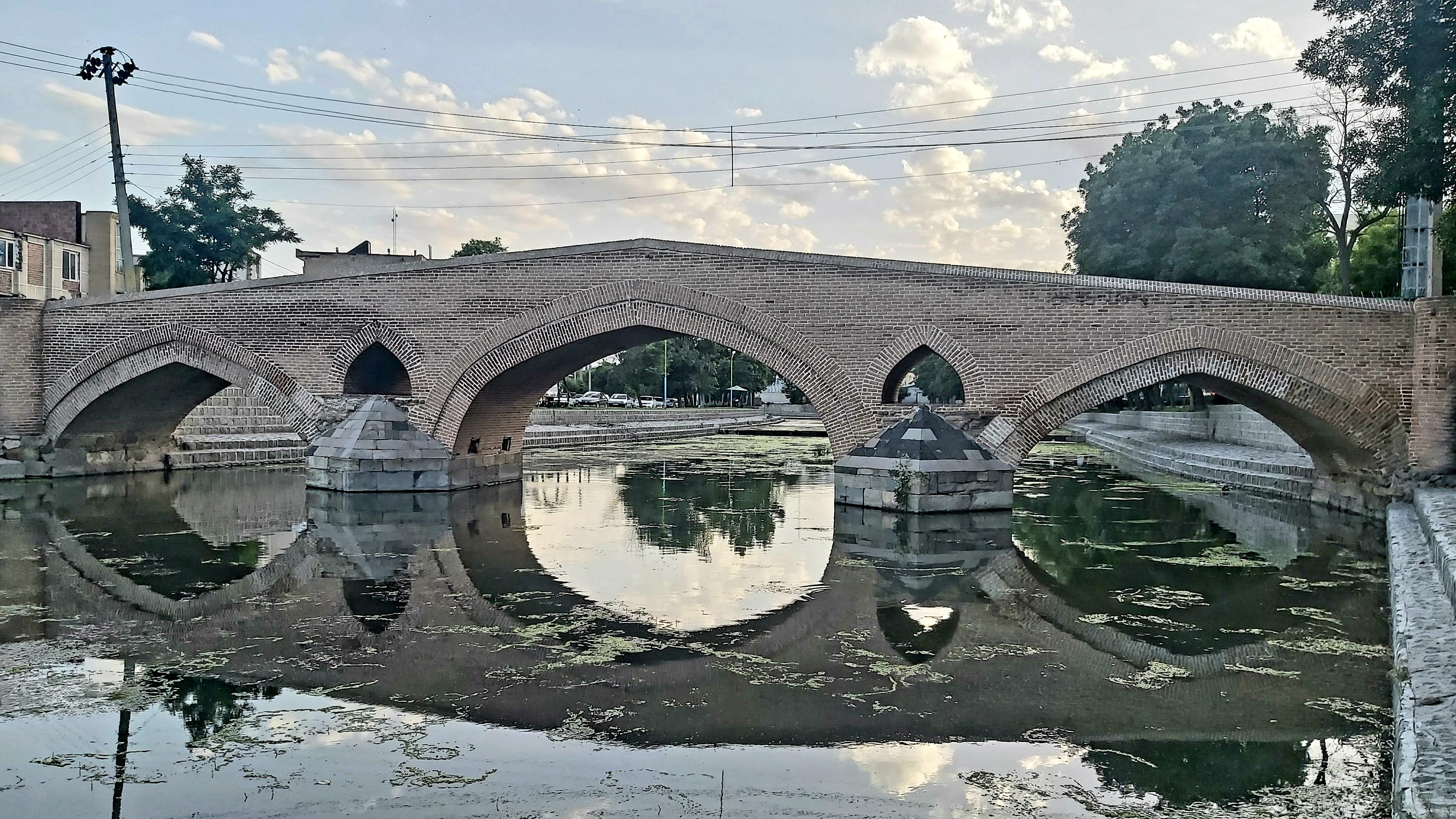 پل تاریخی هفت چشمه