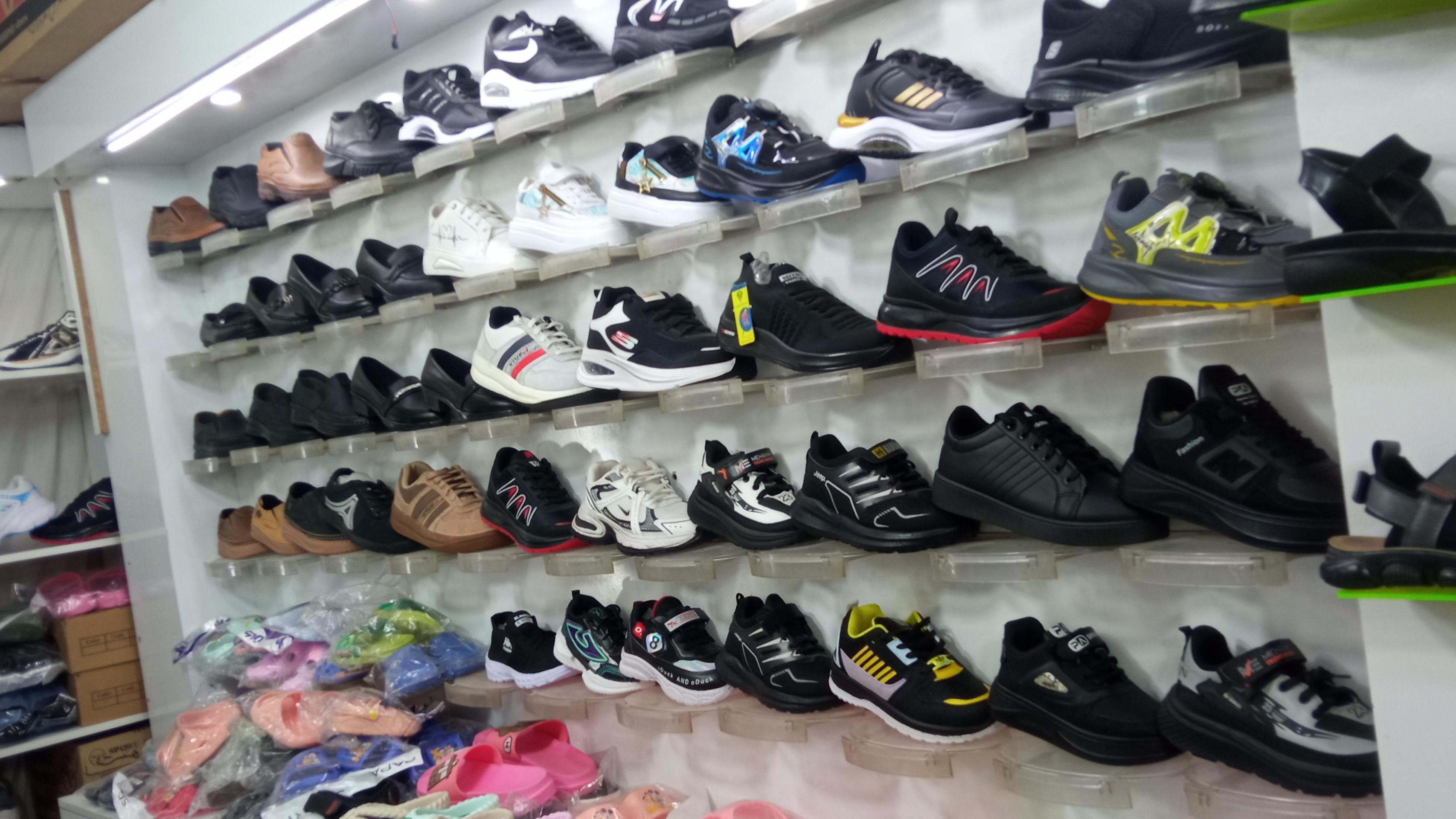 کفش‌ اسپرت‌ نودهانی