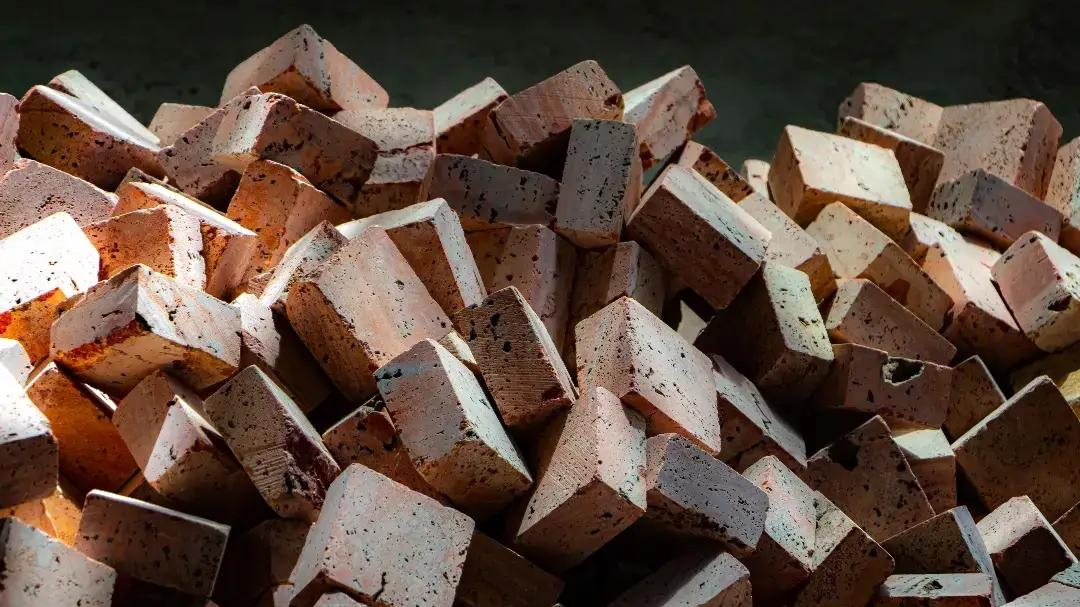 سنگبری کوهرنگ،نجف آباد_سنگ کیوبیک سنا