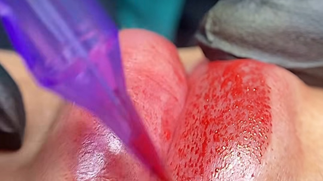 مرکز تخصصی مژه و آرایش دائم سمانه