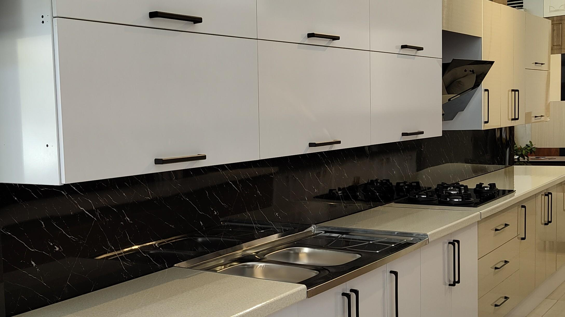 کابینت شرق