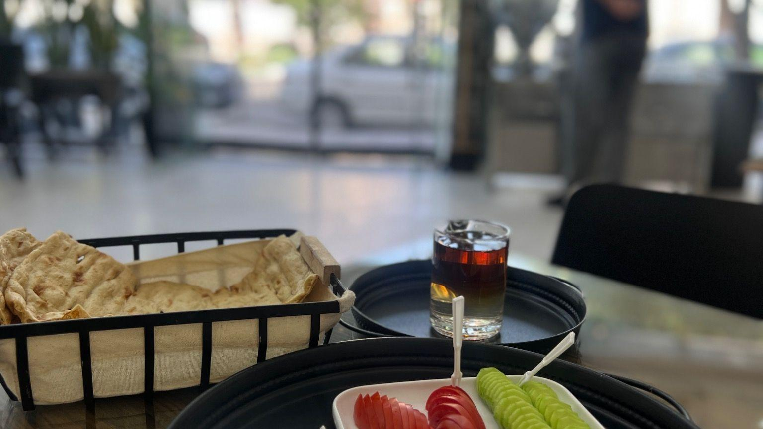 صبحانه کرمی شعبه گوهردشت