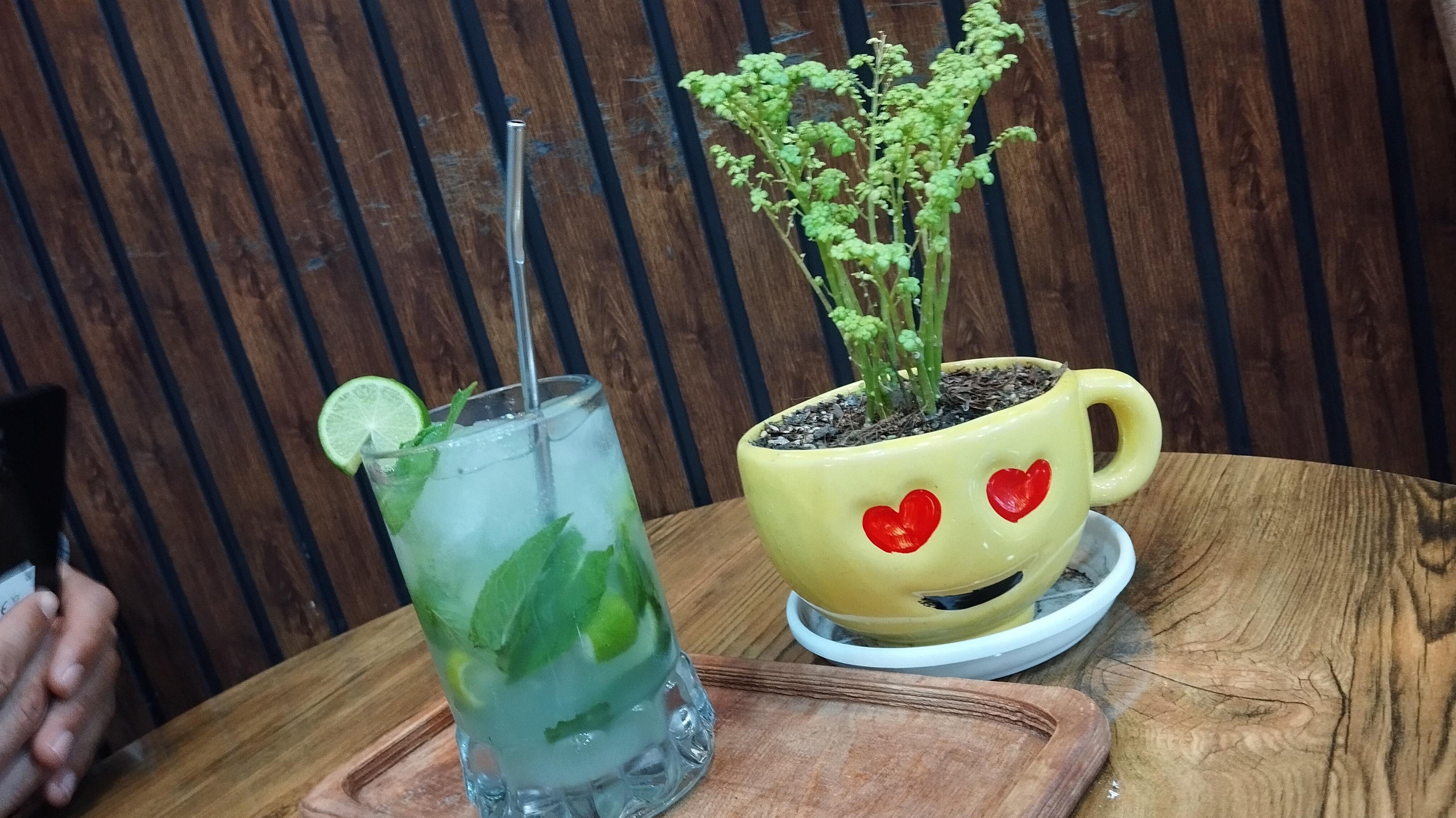 کافی شاپ لبخند