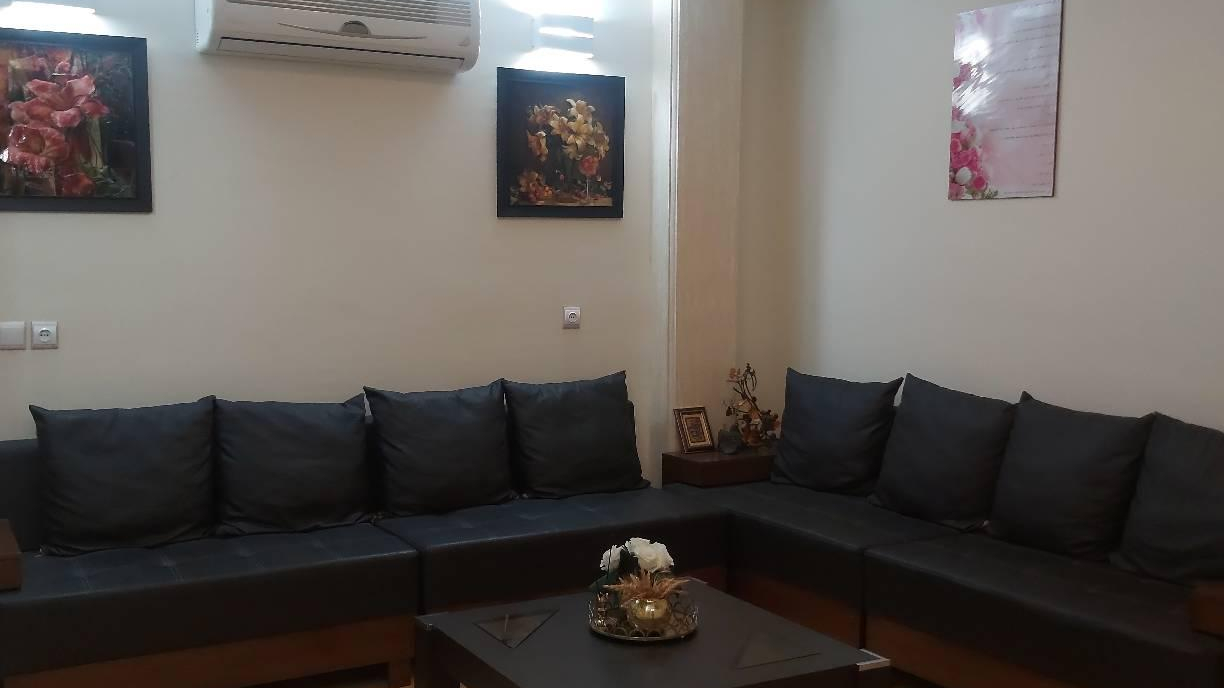 دکتر نرگس خالقیان یزد