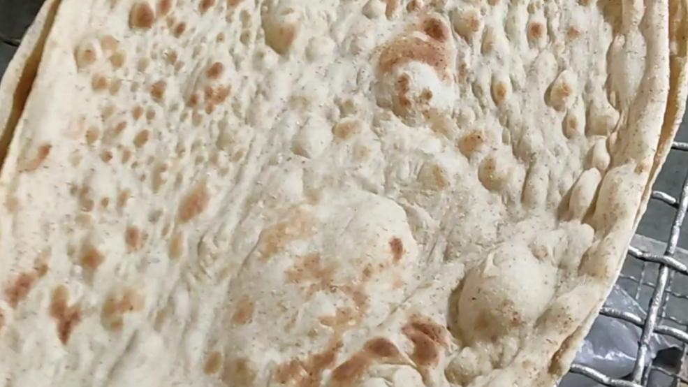 نانوایی سنتی خراسانی قباد