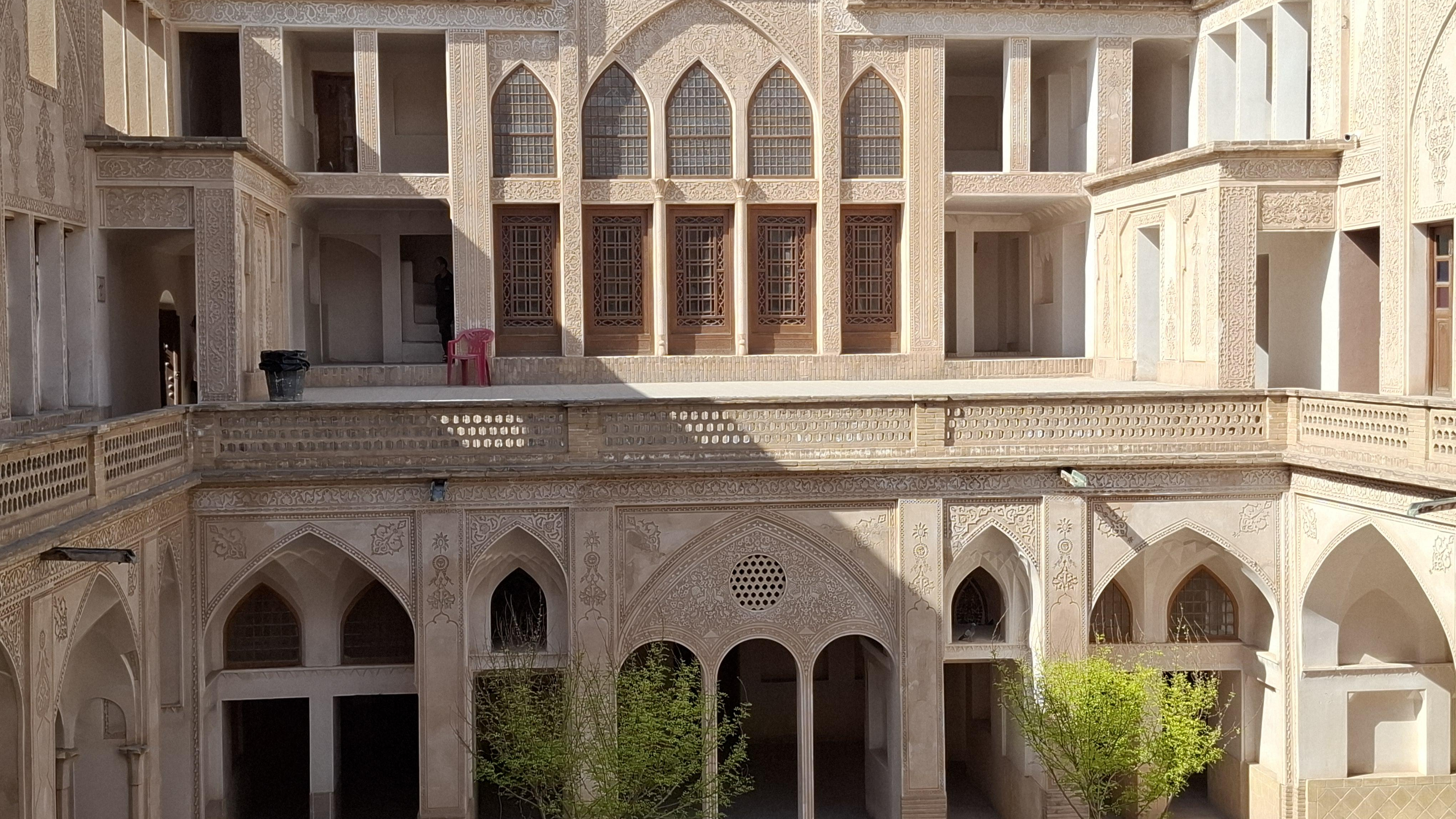 خانه تاریخی عباسیان
